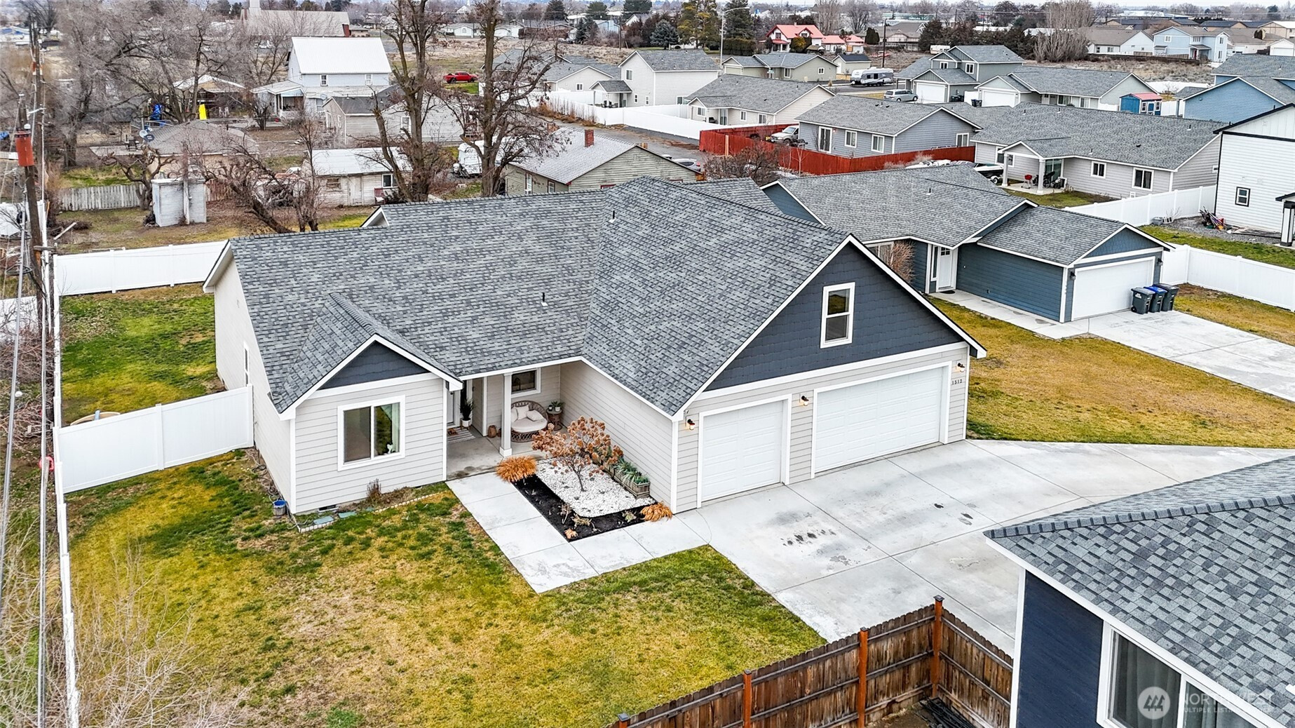 1512 S Madison Street, Moses Lake, WA 98837