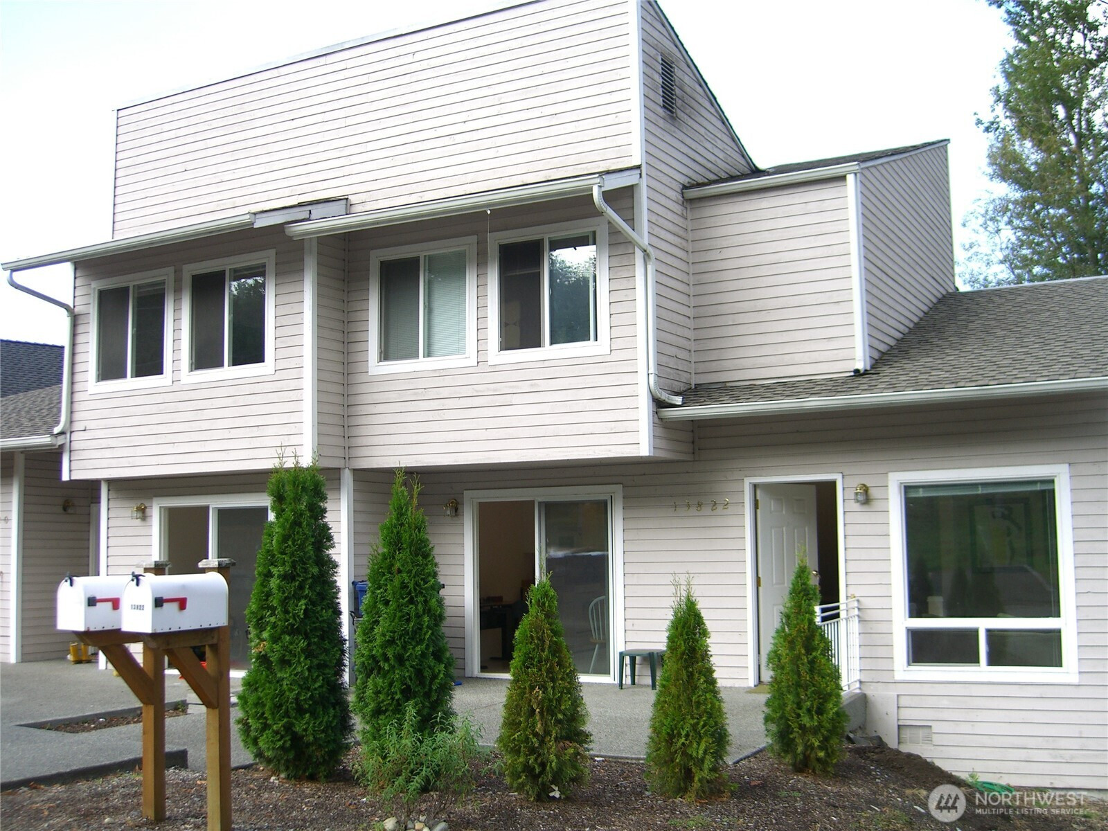 13820 SE Newport Way, Bellevue, WA 98006