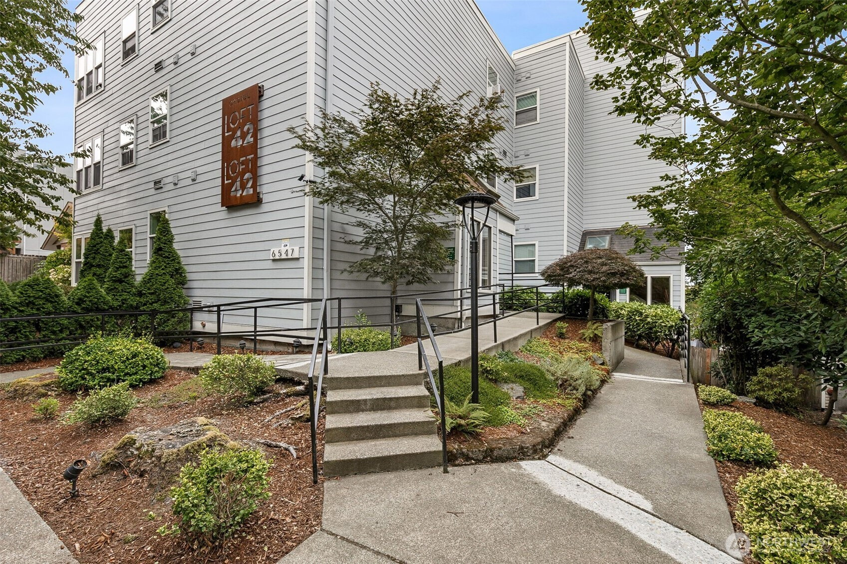 6547 42nd Avenue SW, Seattle, WA 98136