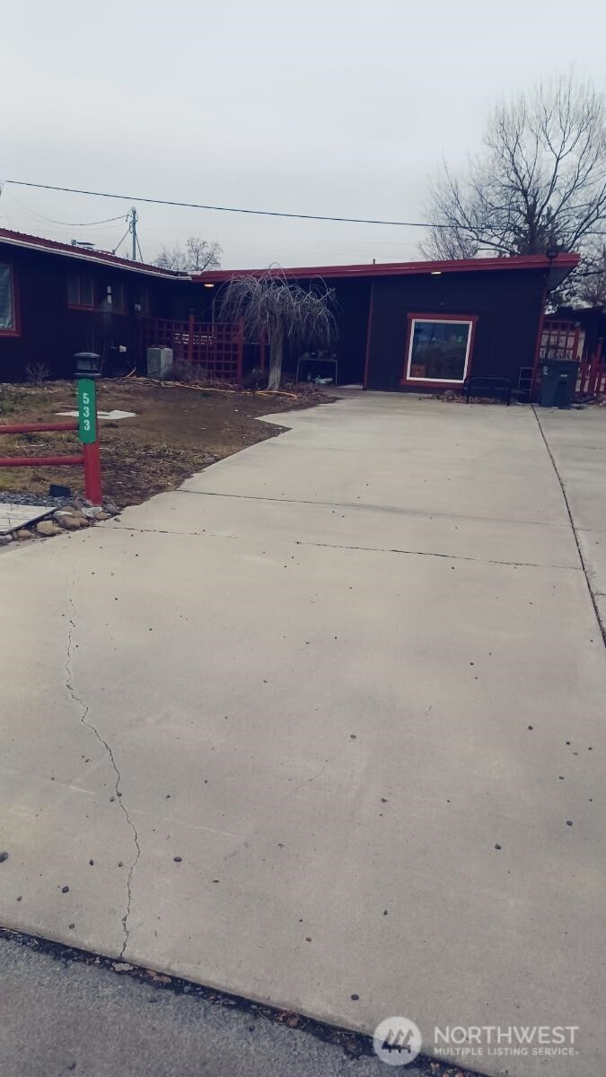 533 Fairchild Loop, Moses Lake, WA 98837