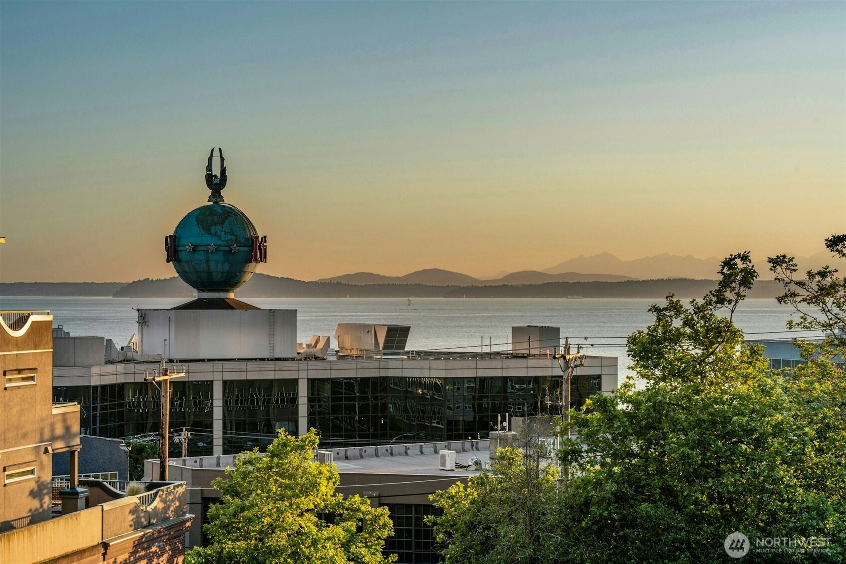 133 Queen Anne Avenue N, Seattle, WA 98109