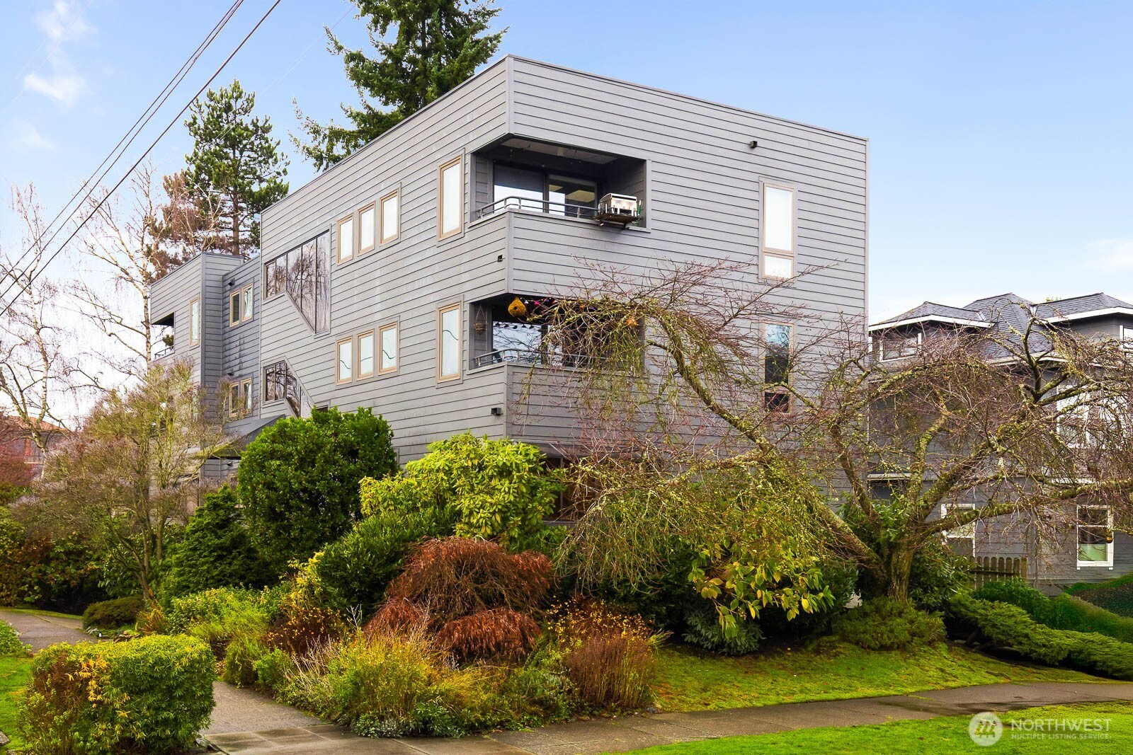 2101 Nob Hill Avenue N, Seattle, WA 98109