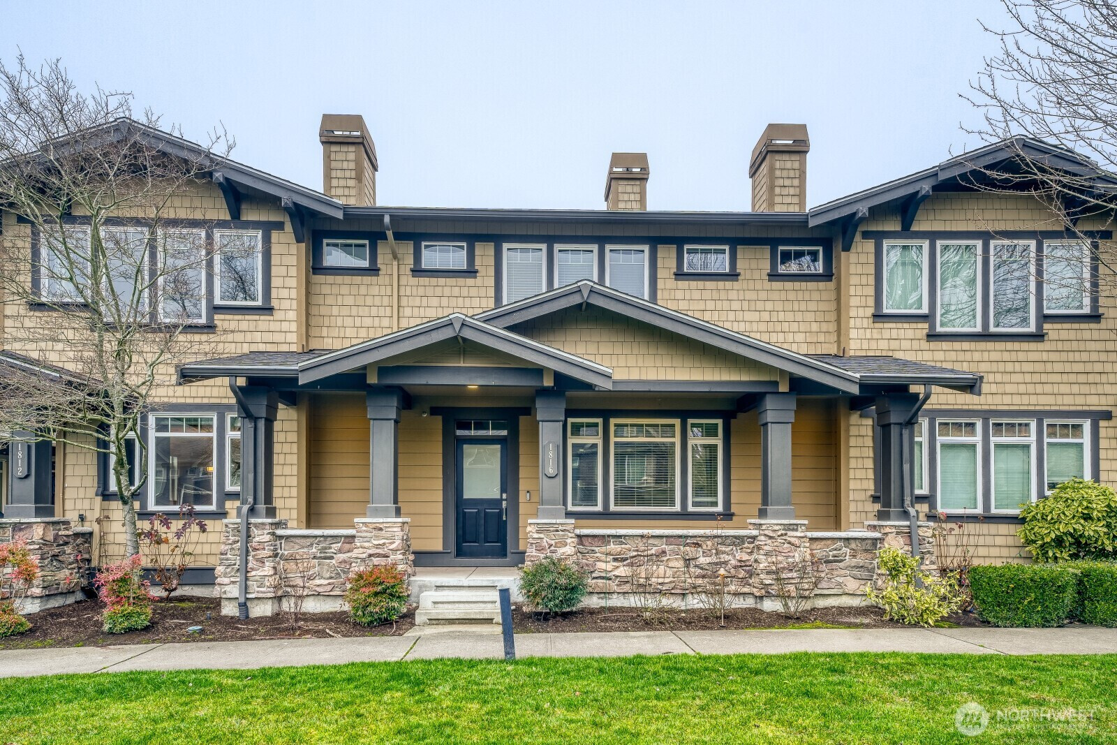 1816 10th Avenue NE, Issaquah, WA 98029