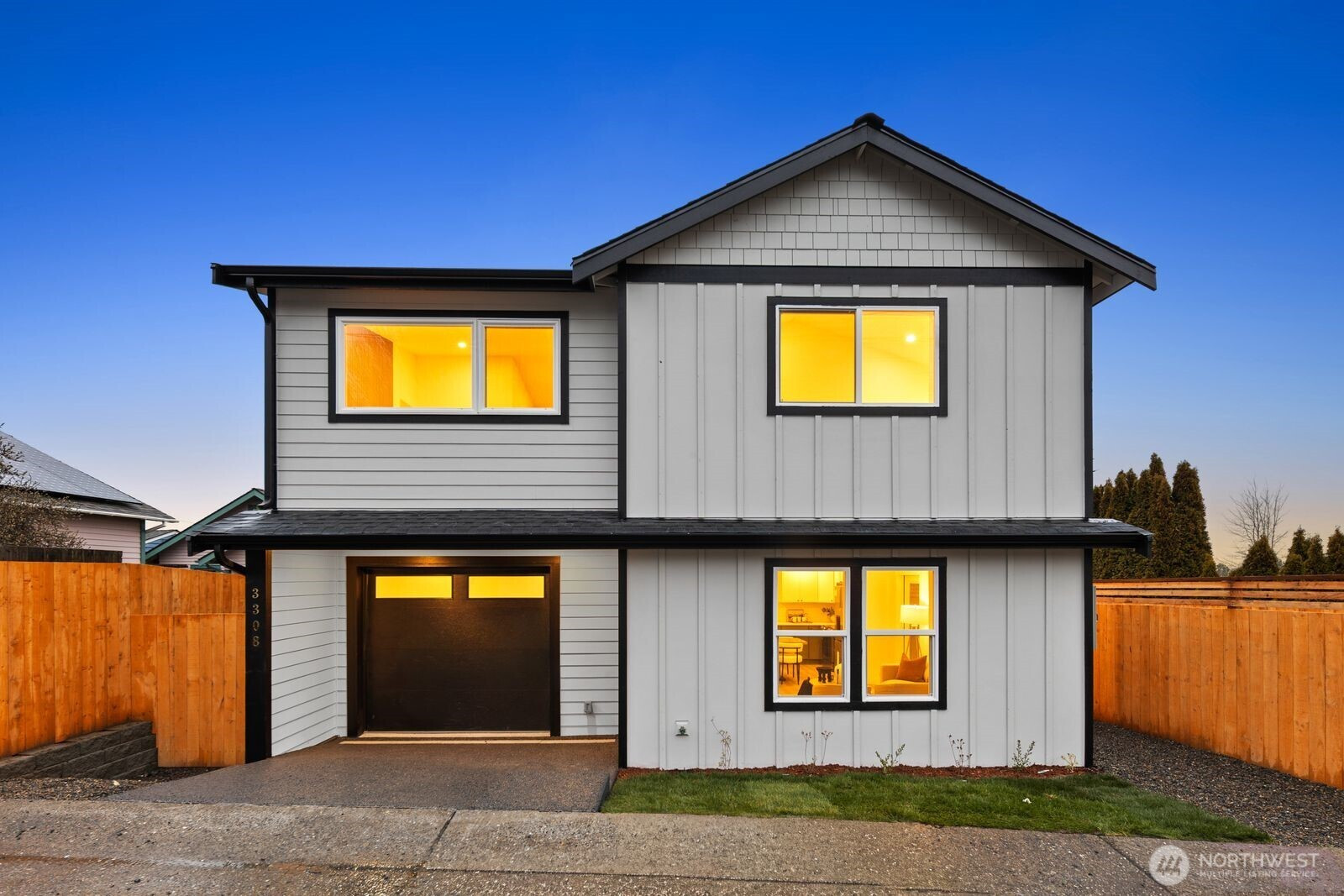 7555 32nd Avenue SW, Seattle, WA 98126