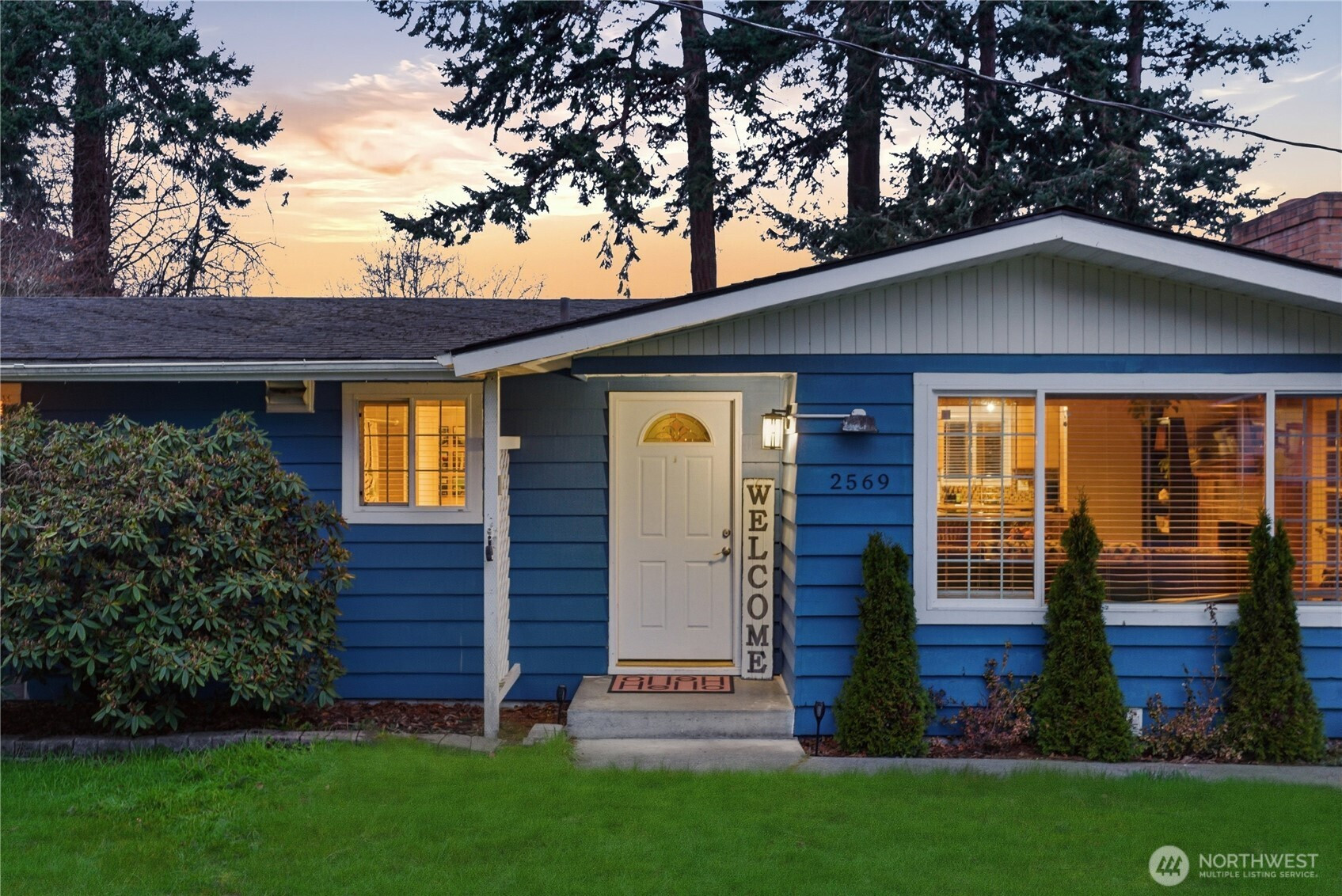 2569 Airline Way, Oak Harbor, WA 98277