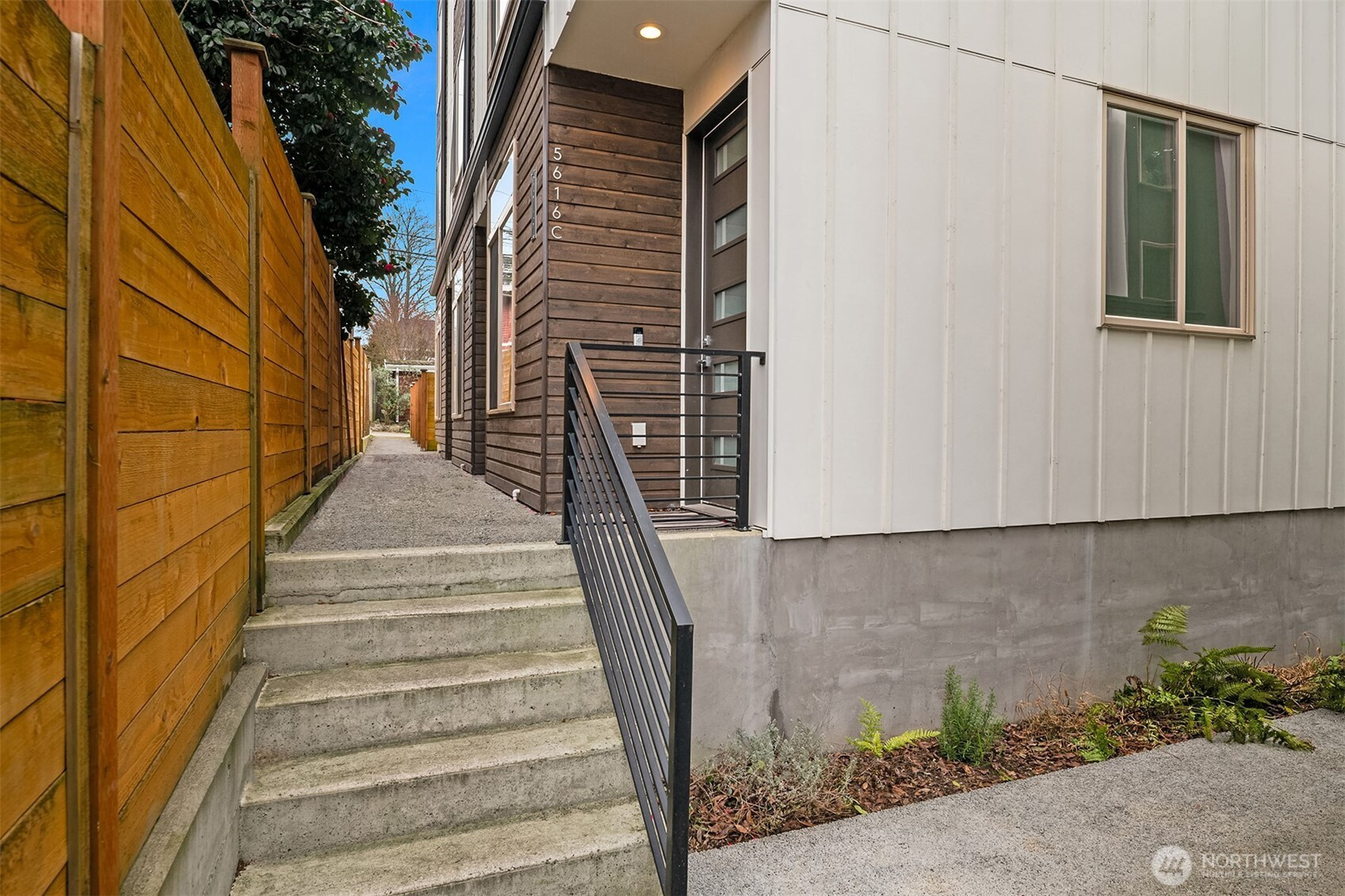 5616 California Street SW, Seattle, WA 98136