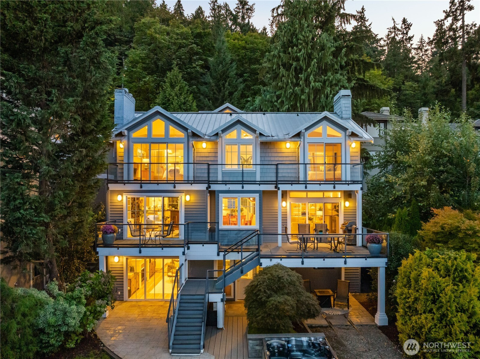 528 W Lake Sammamish Parkway SE, Bellevue, WA 98008