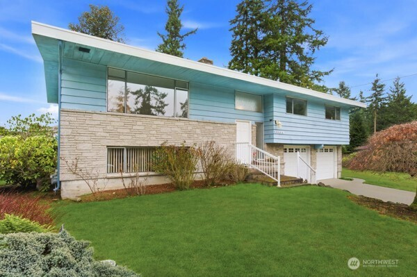 23629 86TH Av W, Edmonds, WA 98026