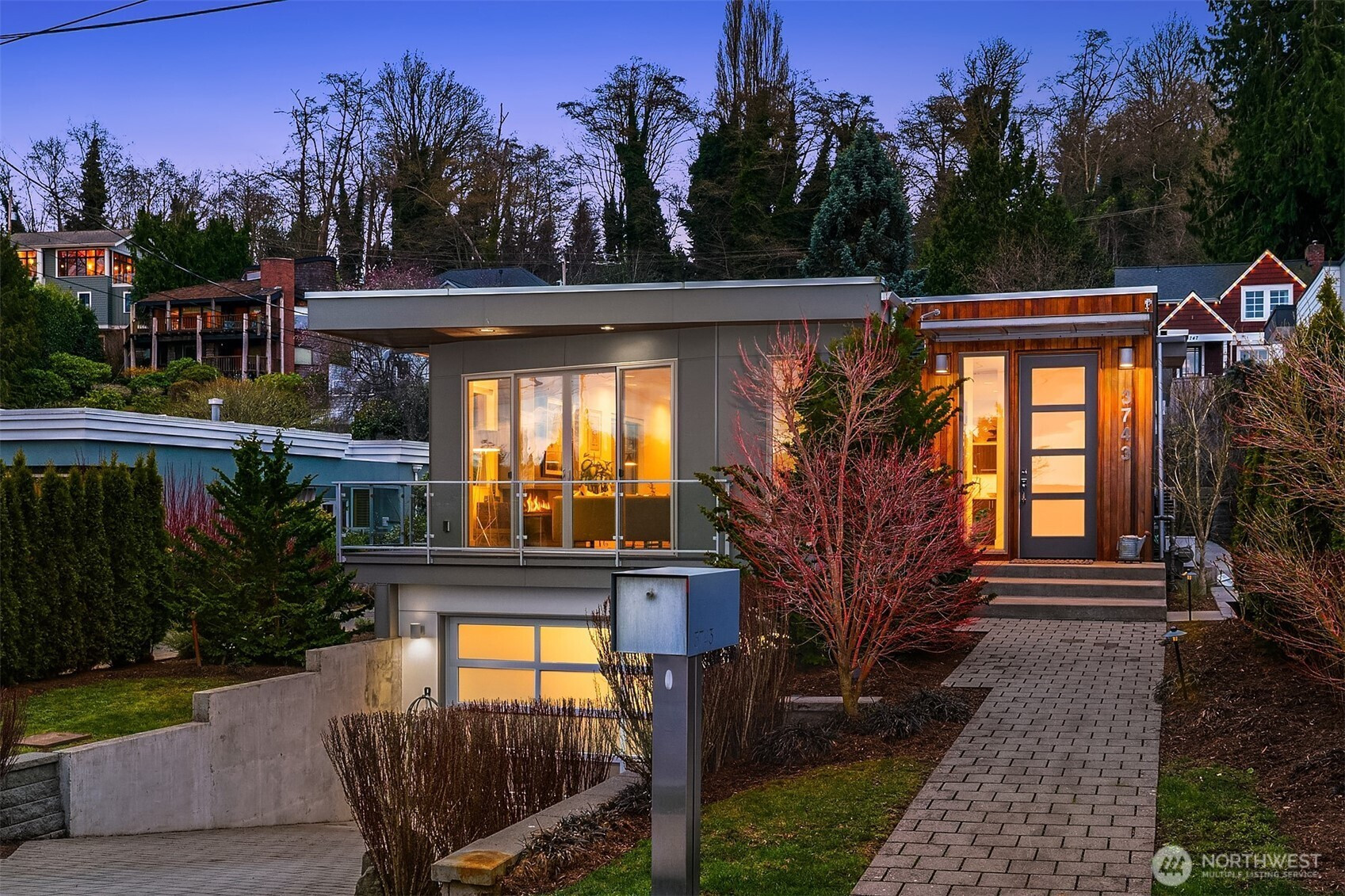 3743 W Commodore Way, Seattle, WA 98199