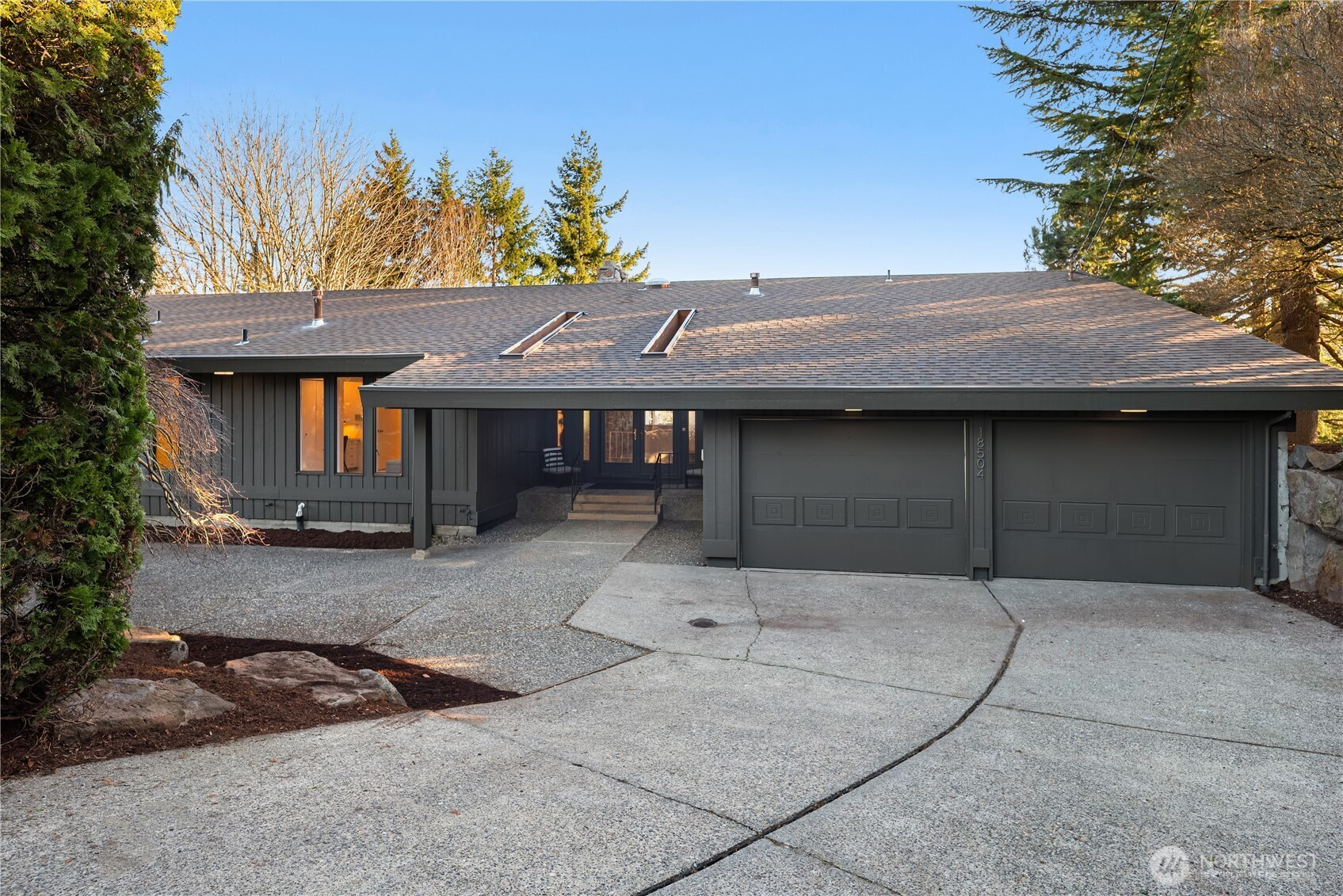 18504 55th Avenue NE, Kenmore, WA 98028