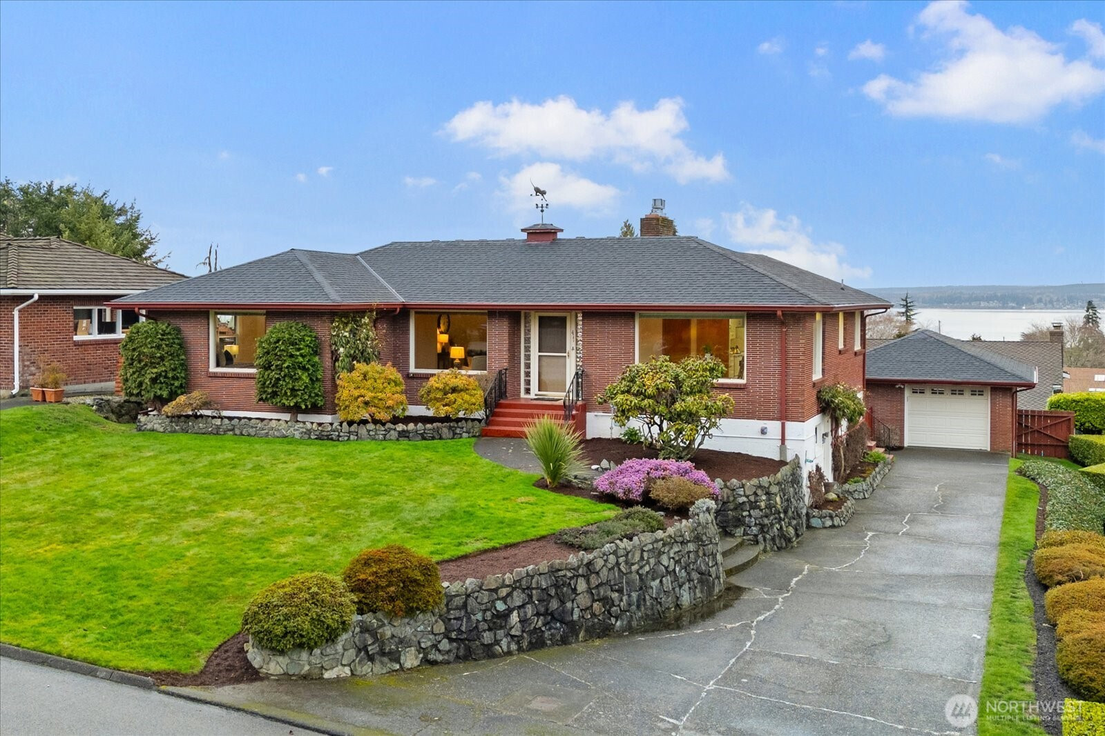 411 Crown Drive, Everett, WA 98203