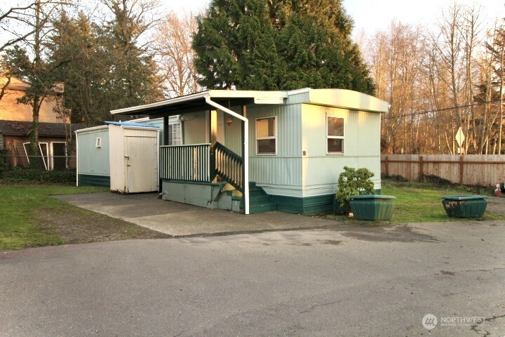 2424 S 260th Street, Kent, WA 98032