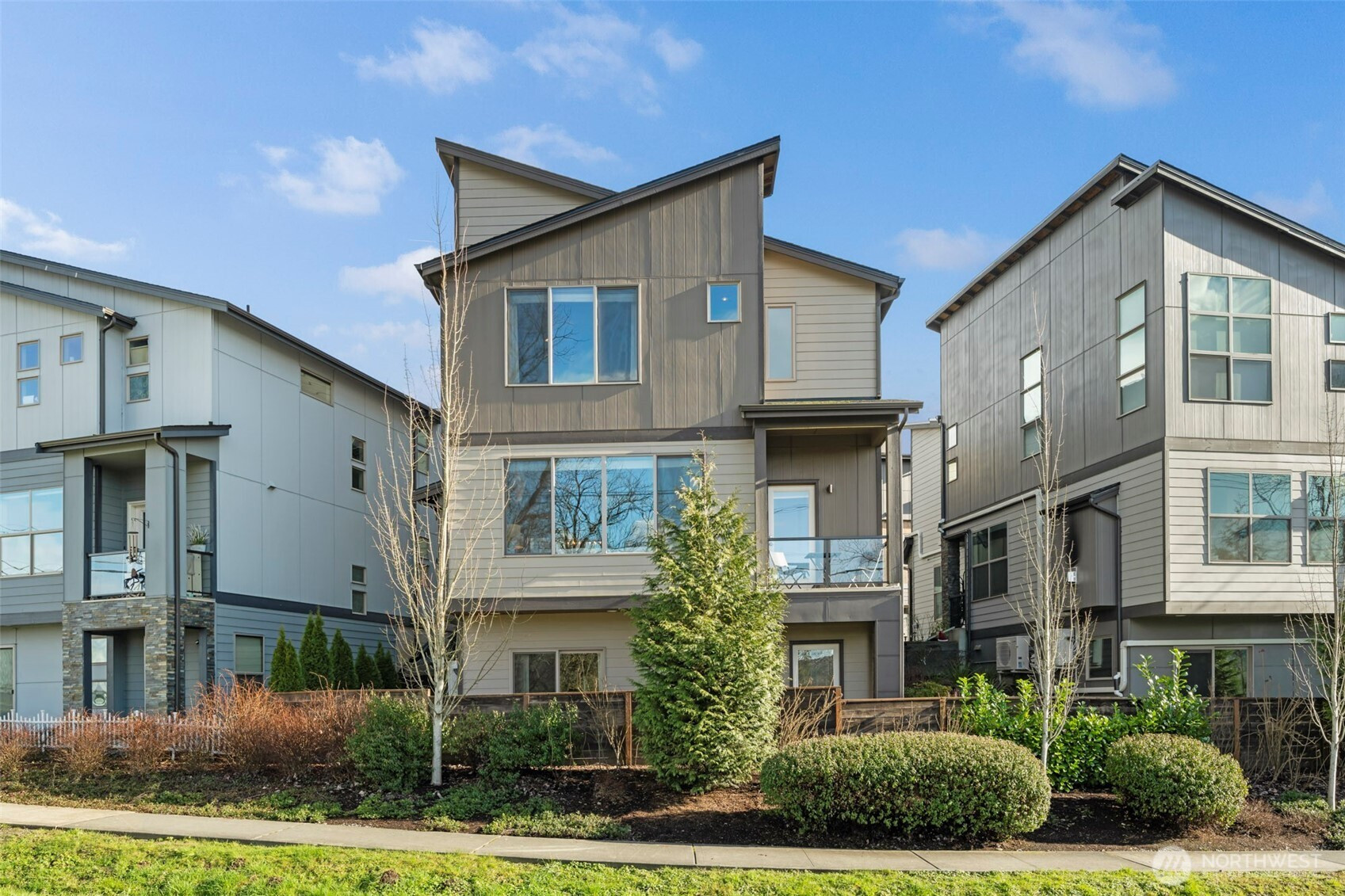 16343 Main View Lane NE, Duvall, WA 98019