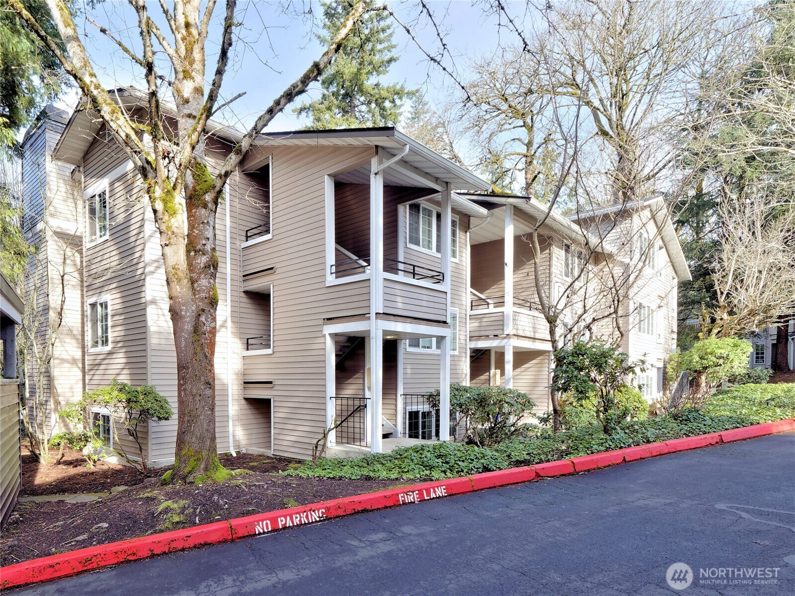 10016 NE 120th Lane, Kirkland, WA 98034