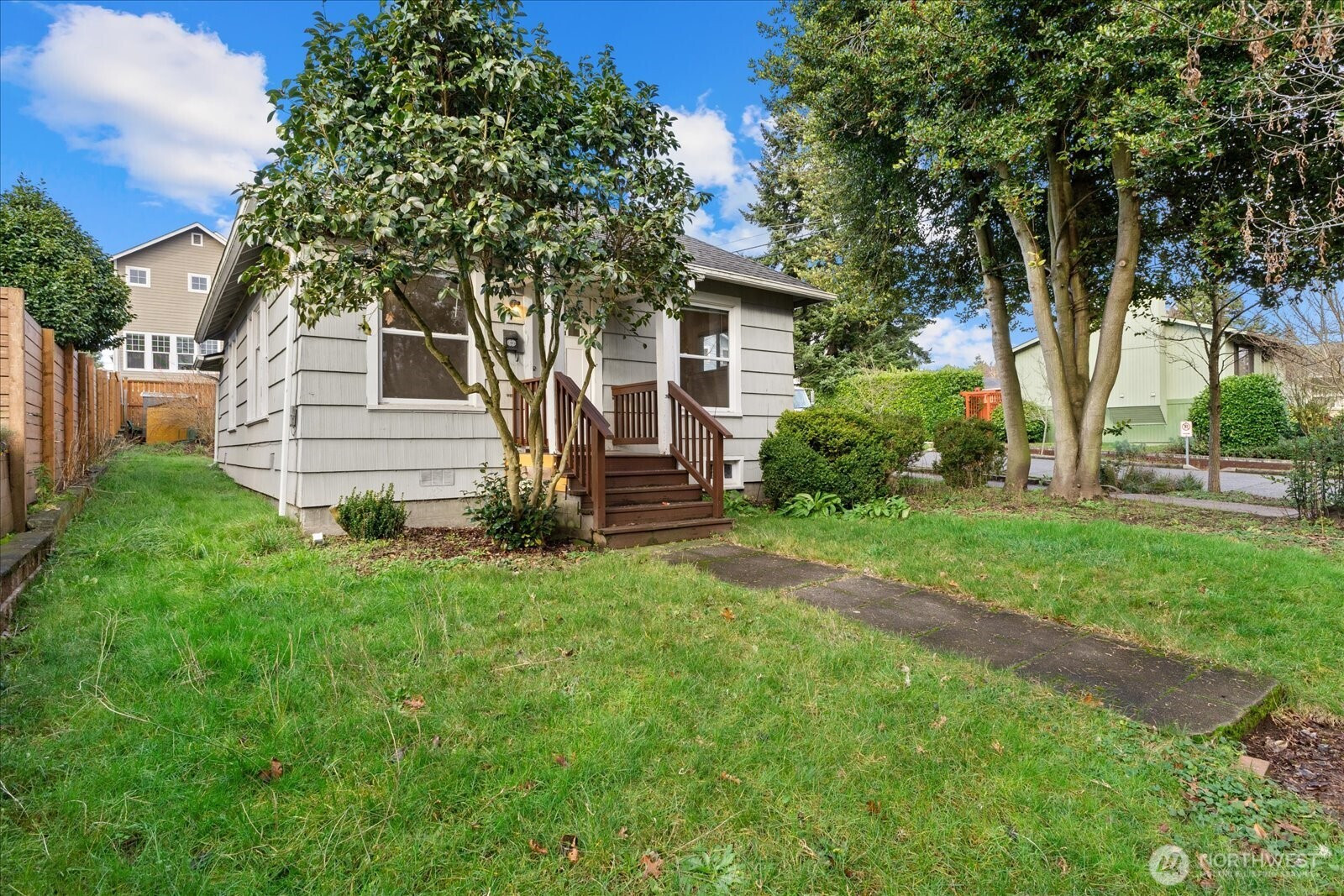 7361 17th Avenue NW, Seattle, WA 98117