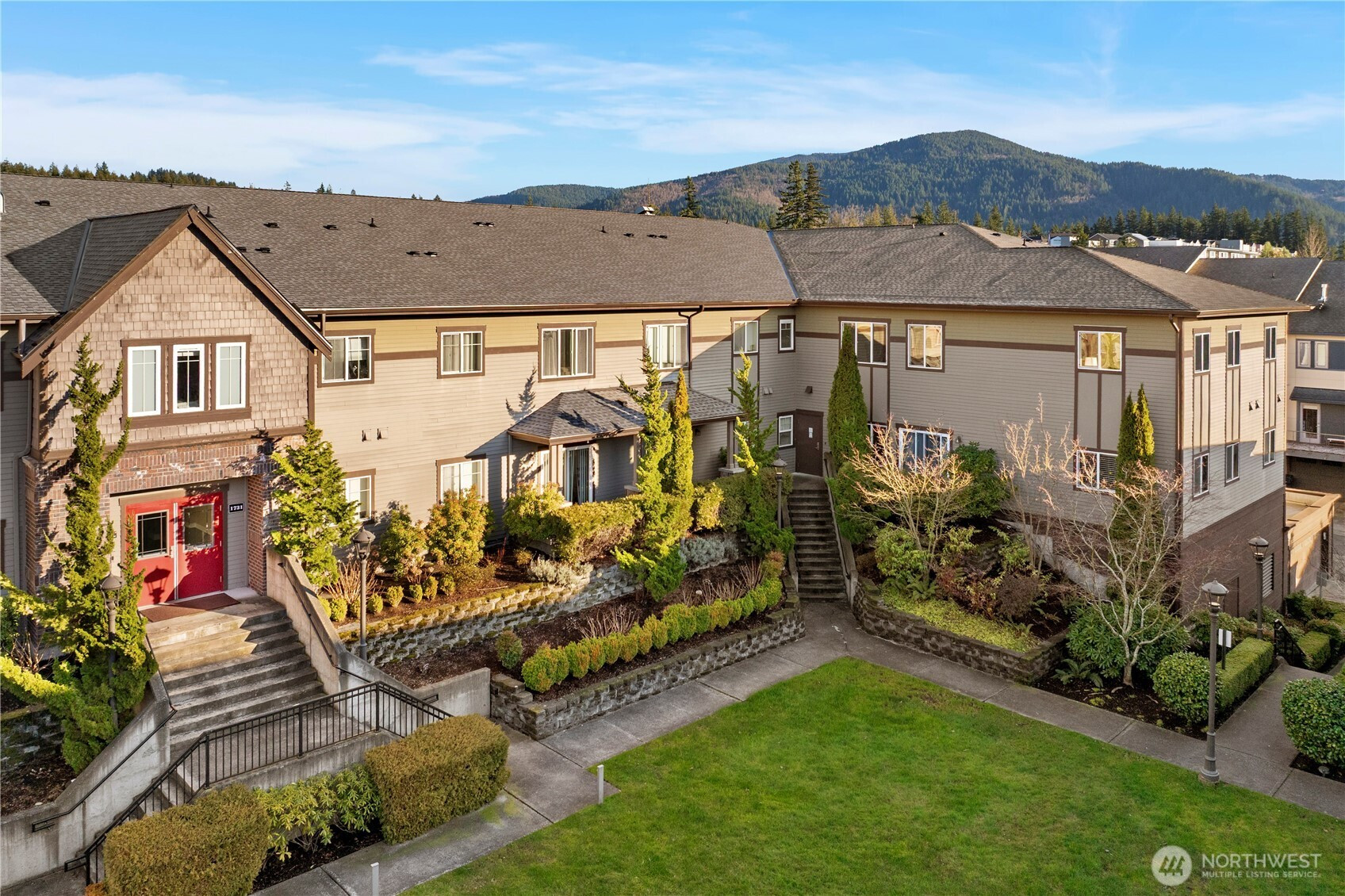 1731 10TH Avenue NE, Issaquah, WA 98029