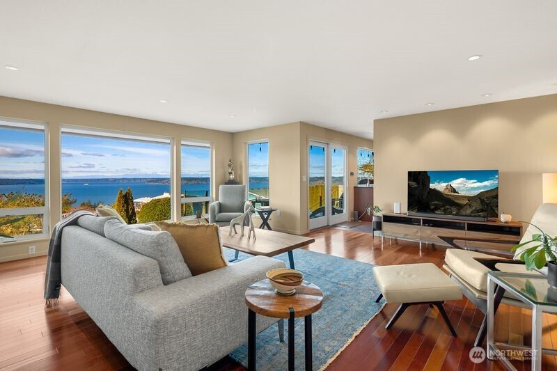 5346 Frances Avenue NE, Tacoma, WA 98422