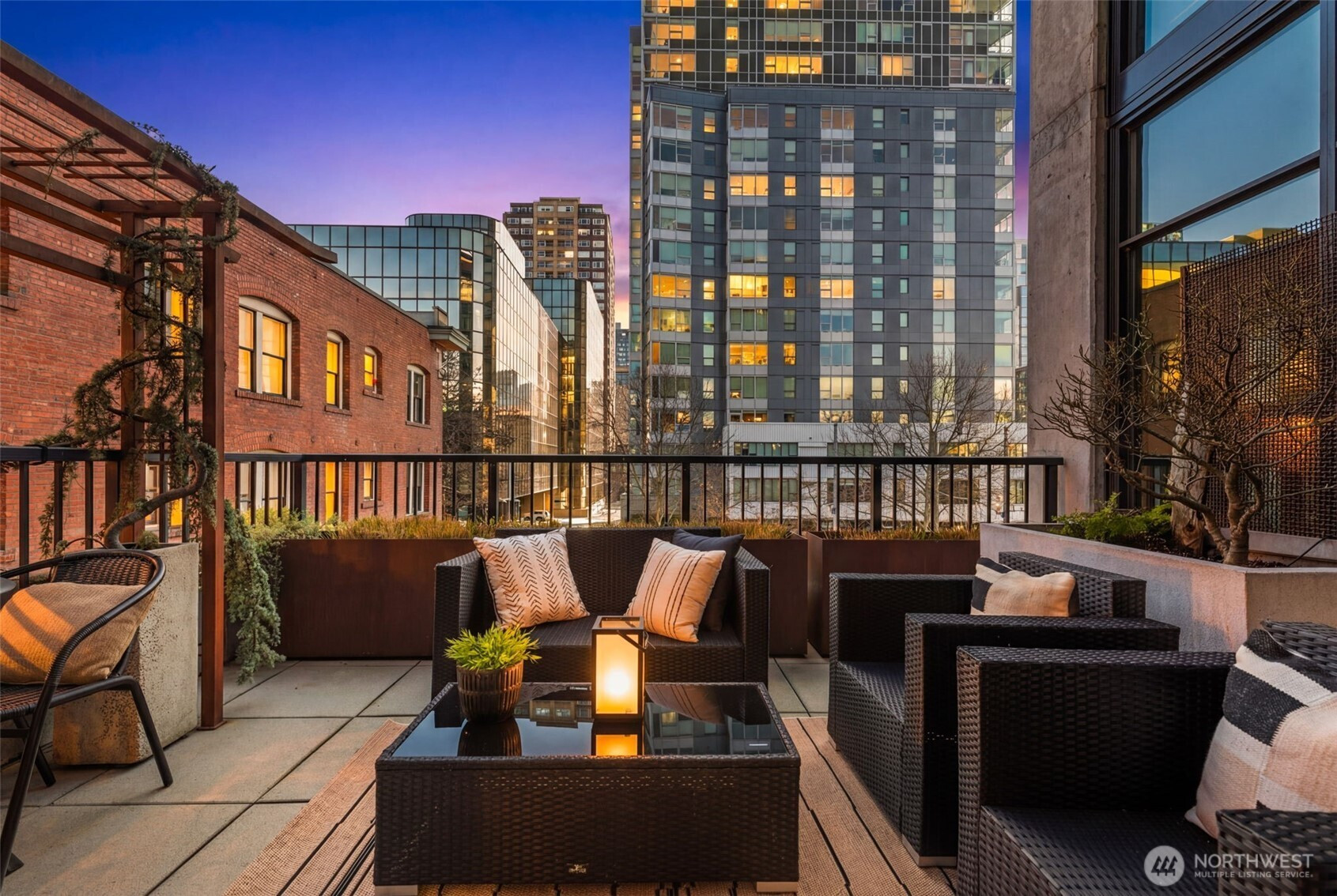 2720 3rd Avenue, Seattle, WA 98121