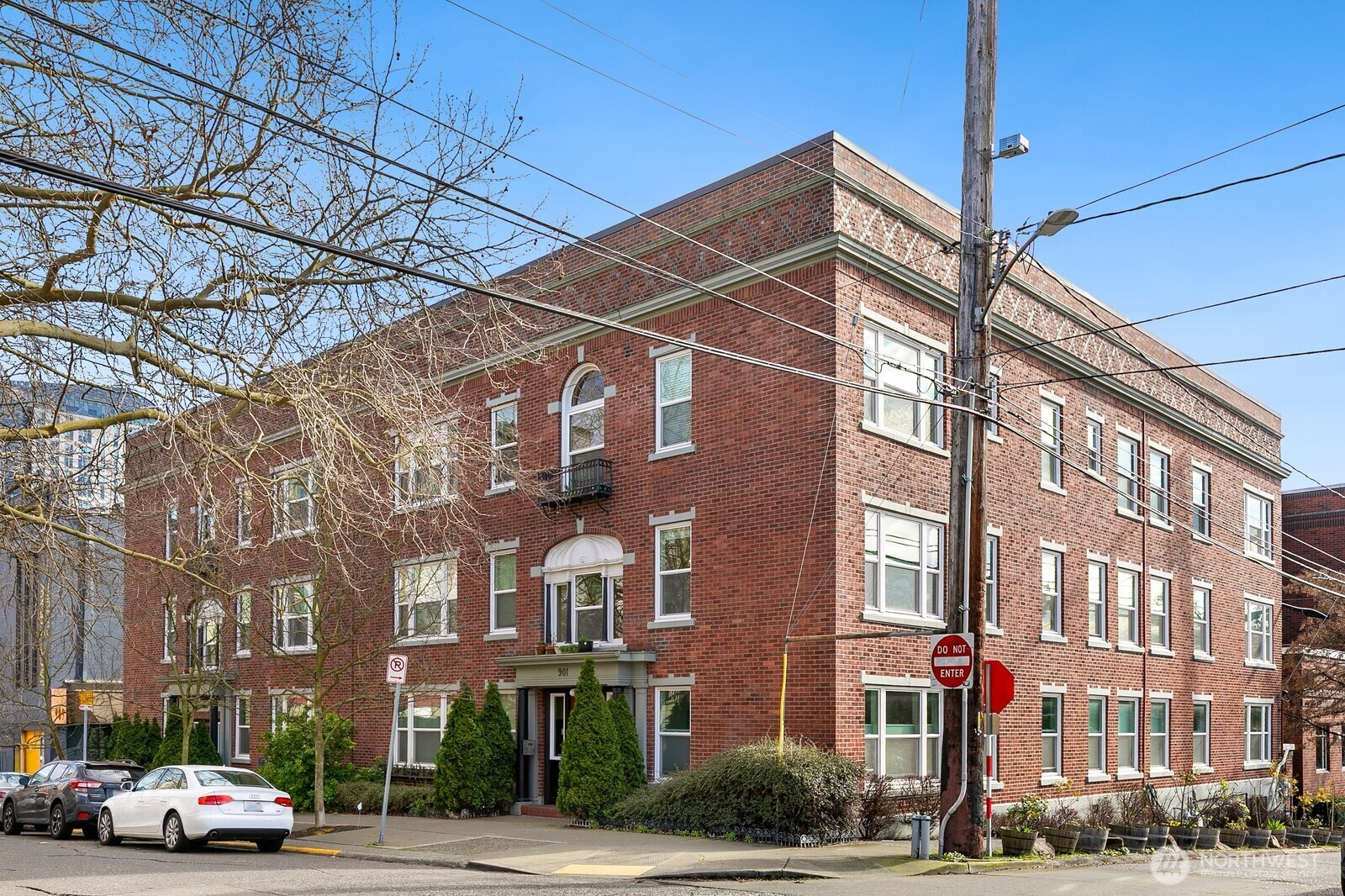 901 NE 43rd Street, Seattle, WA 98105