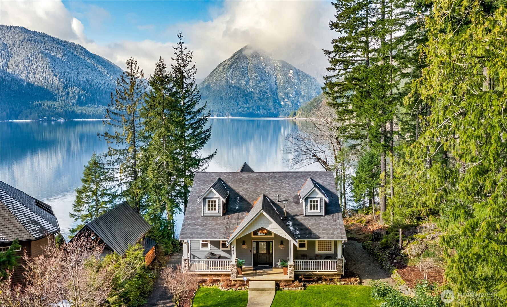 441 N Potlatch Drive N, Hoodsport, WA 98548