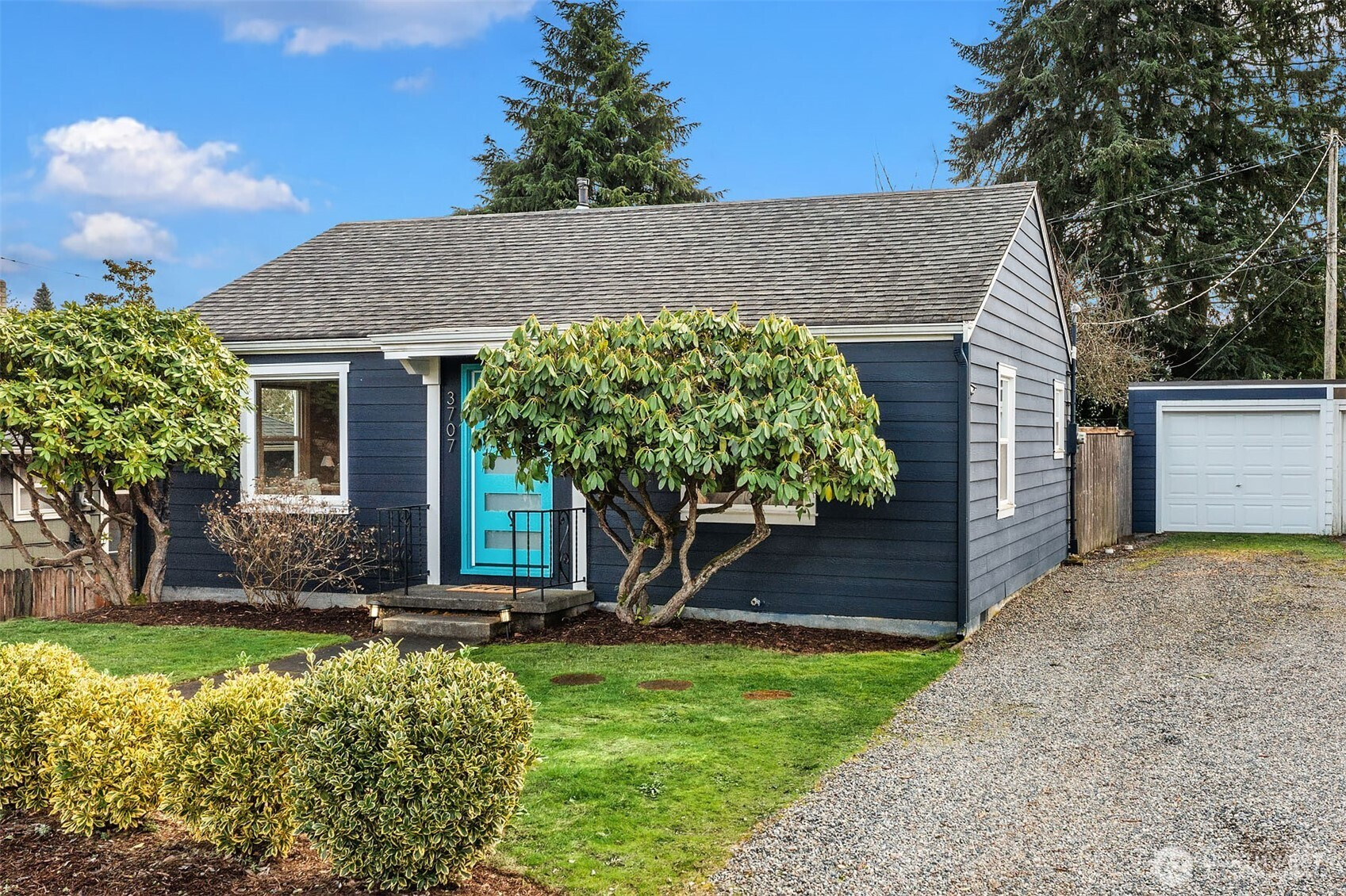 3707 SW Thistle, Seattle, WA 98126