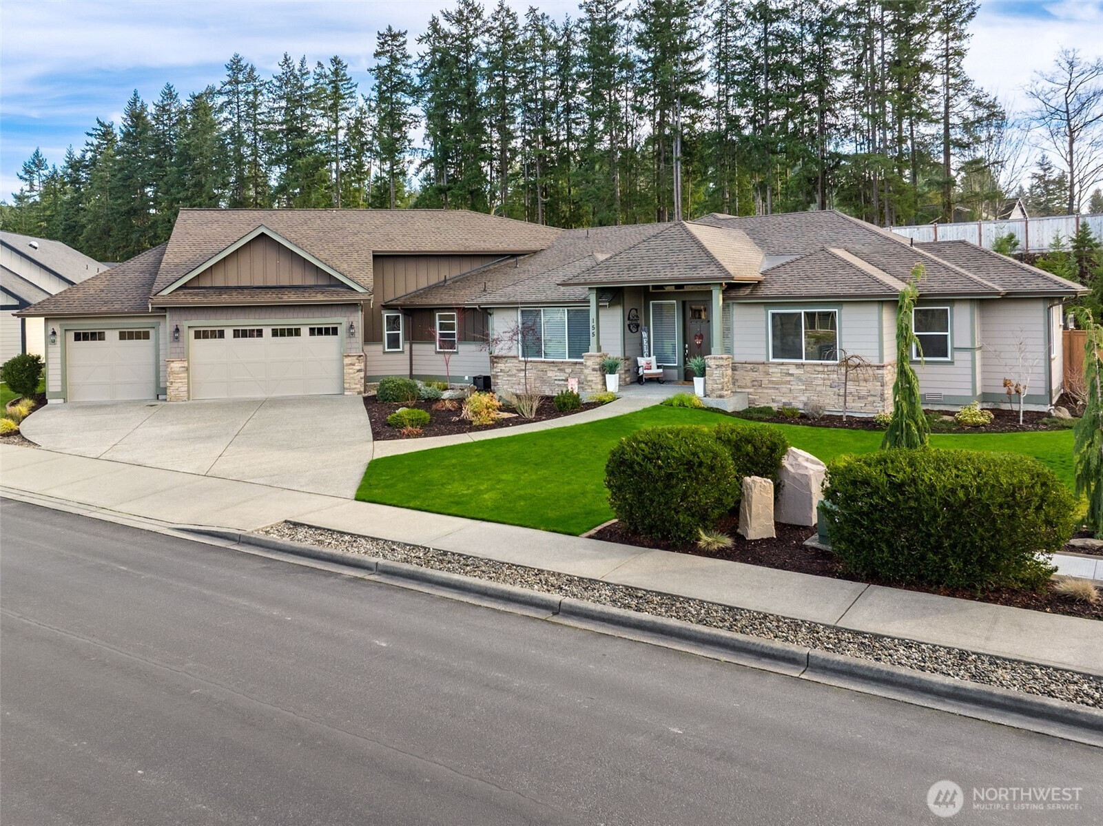 155 Mountain Crest Lane, Eatonville, WA 98328
