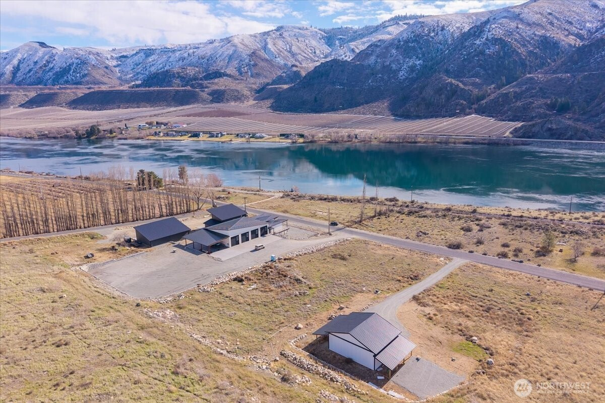 4241 Stayman Flats Road, Chelan, WA 98816