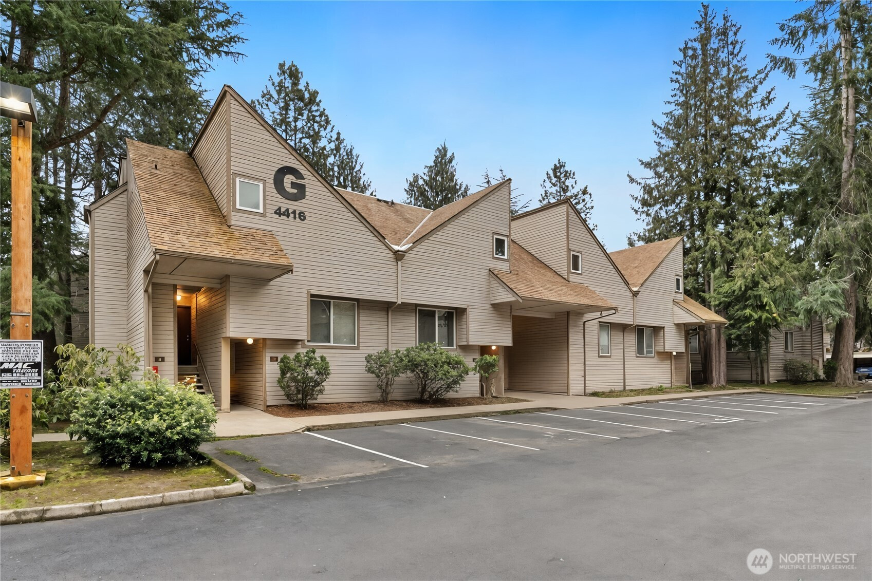 4416 145th Avenue NE, Bellevue, WA 98007