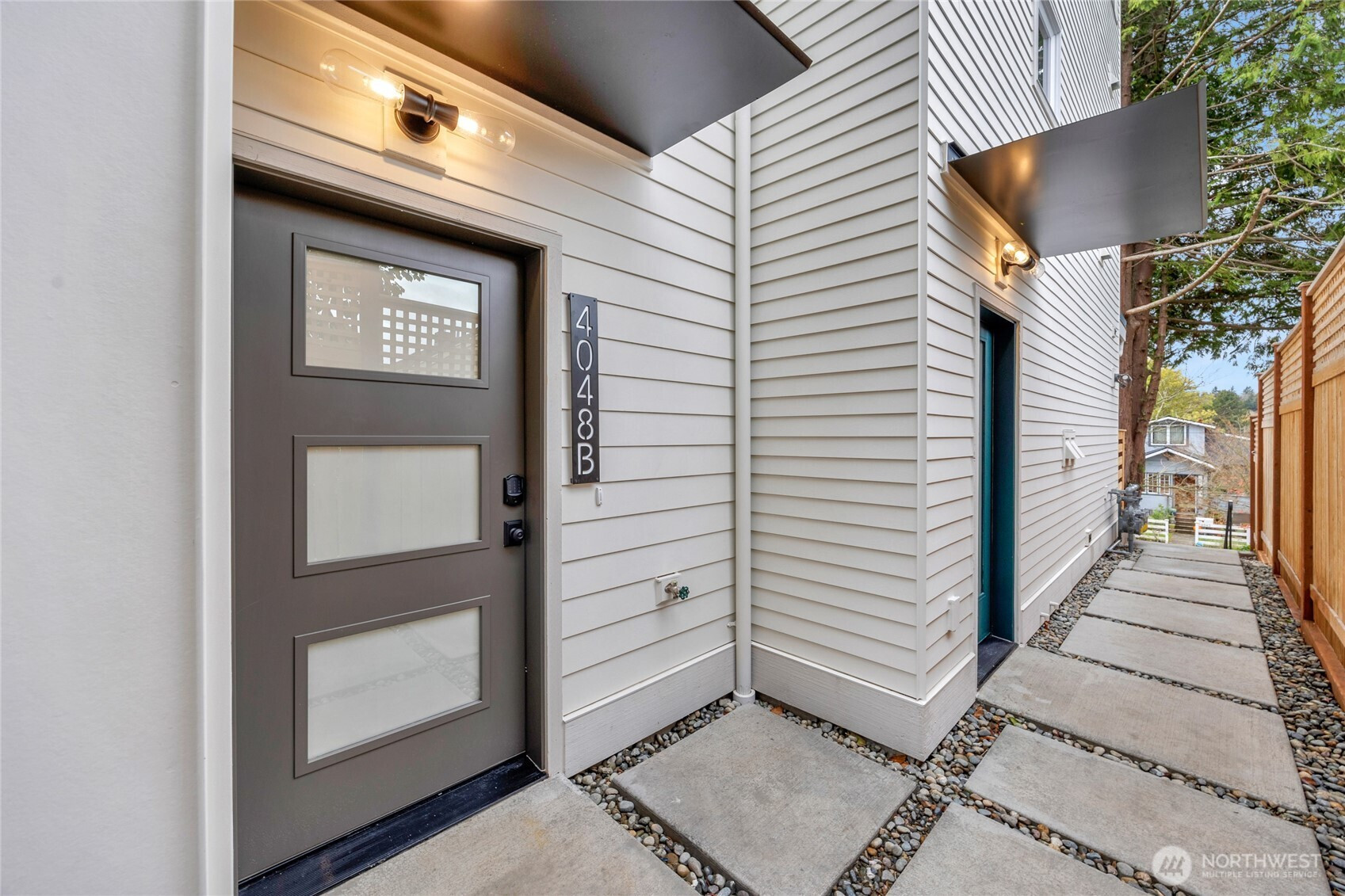 4048 32nd Avenue W, Seattle, WA 98199