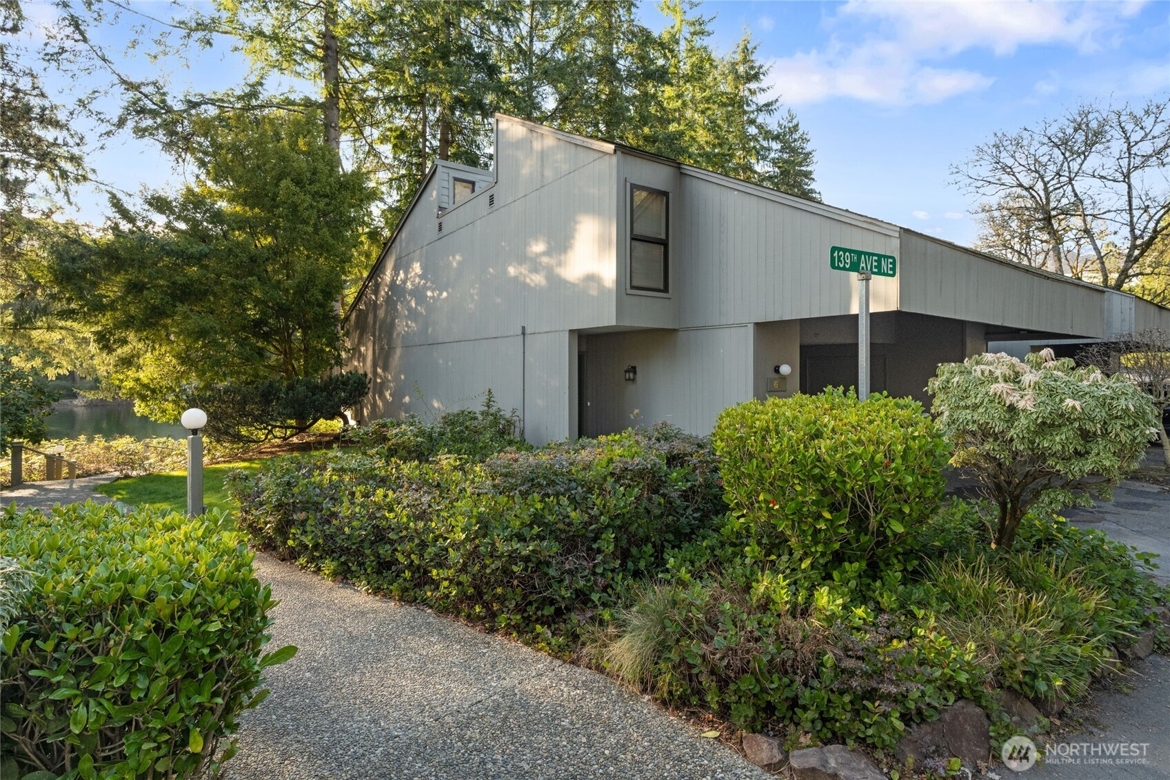 6351 139th Place NE, Redmond, WA 98052