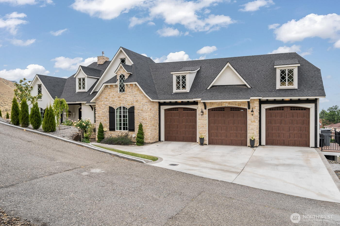 2315 Morency Drive, Richland, WA 99352