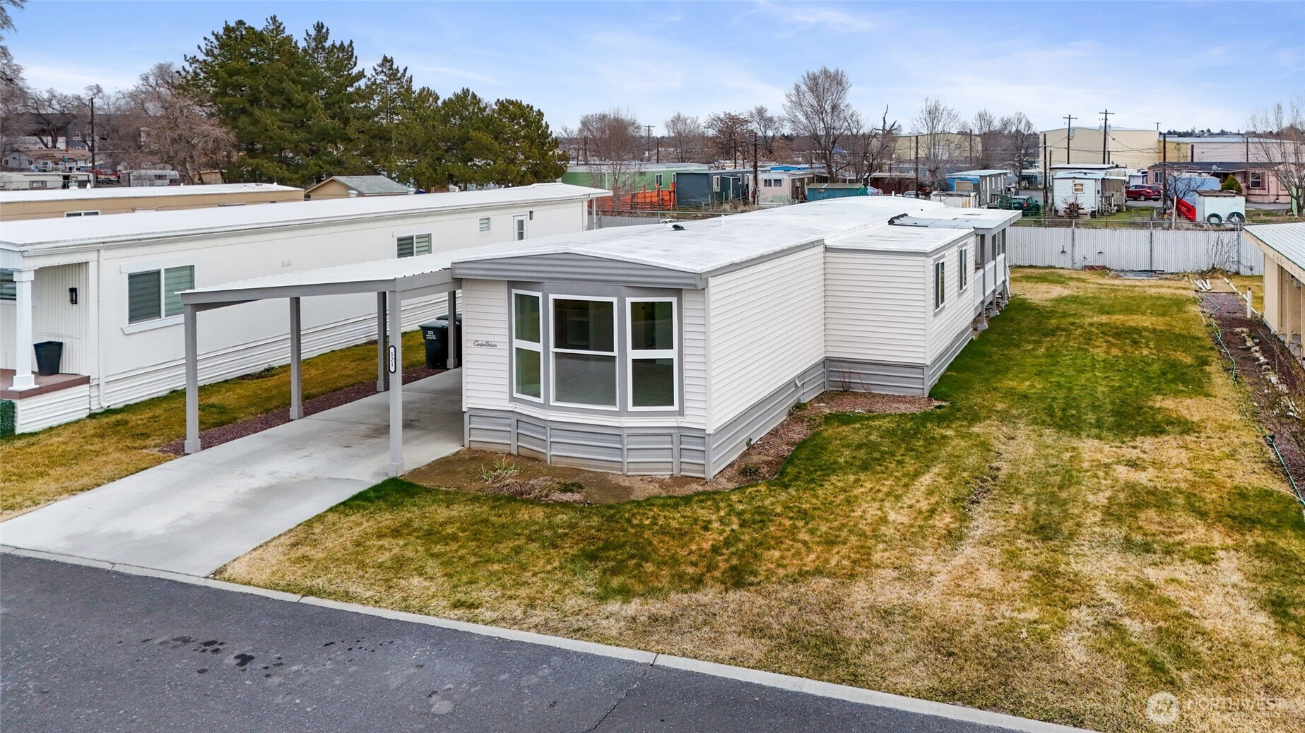 2240 W Broadway, Moses Lake, WA 98837