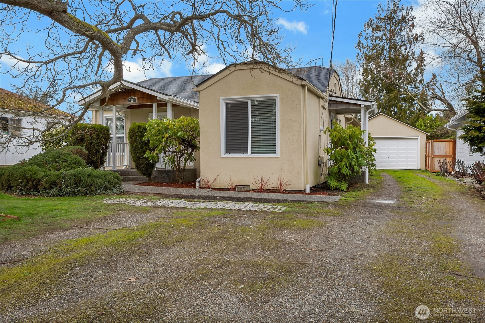 711 Le Lou Wa Place NE, Tacoma, WA 98422