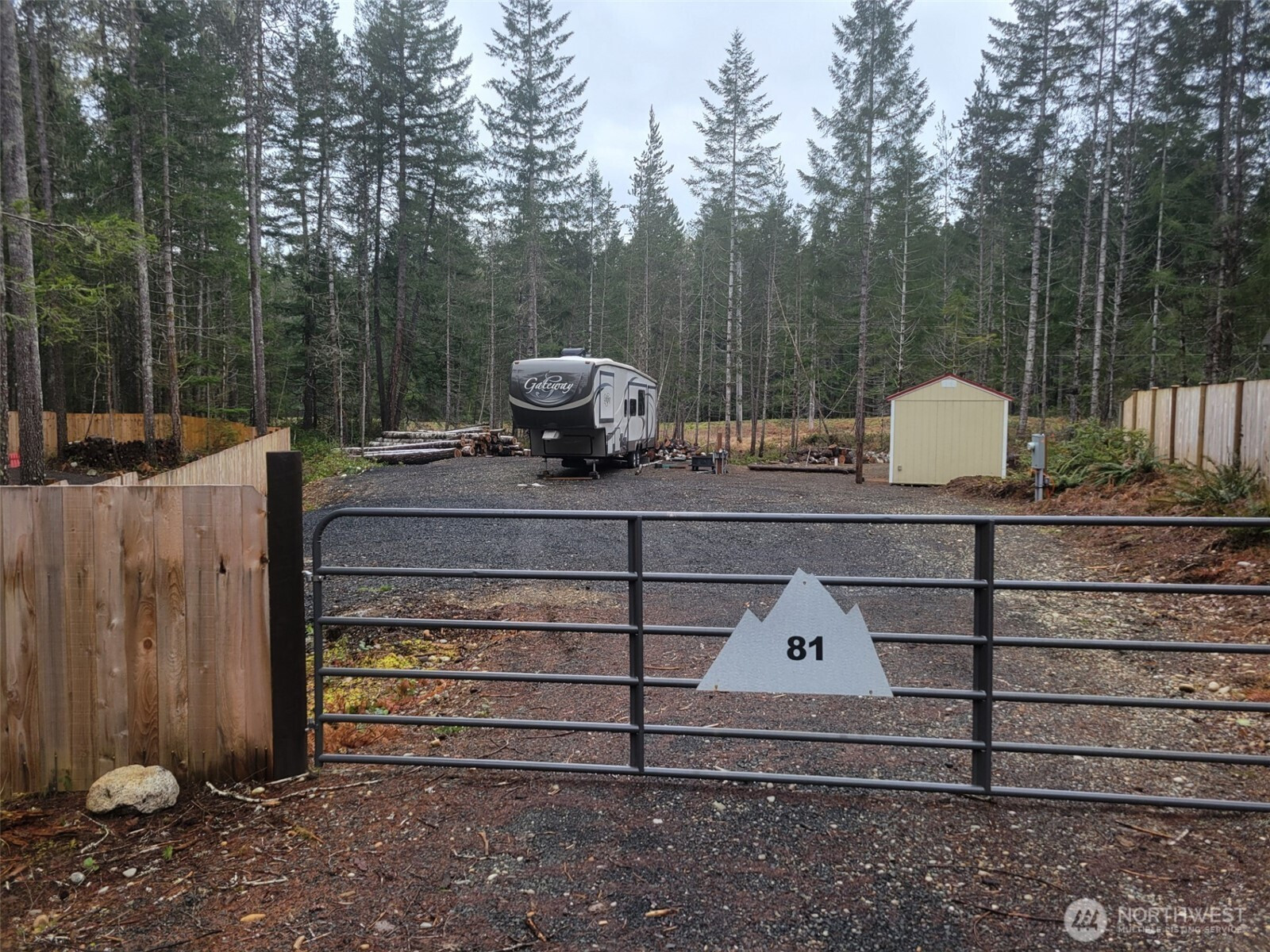 81 N Kings Way S, Hoodsport, WA 98548