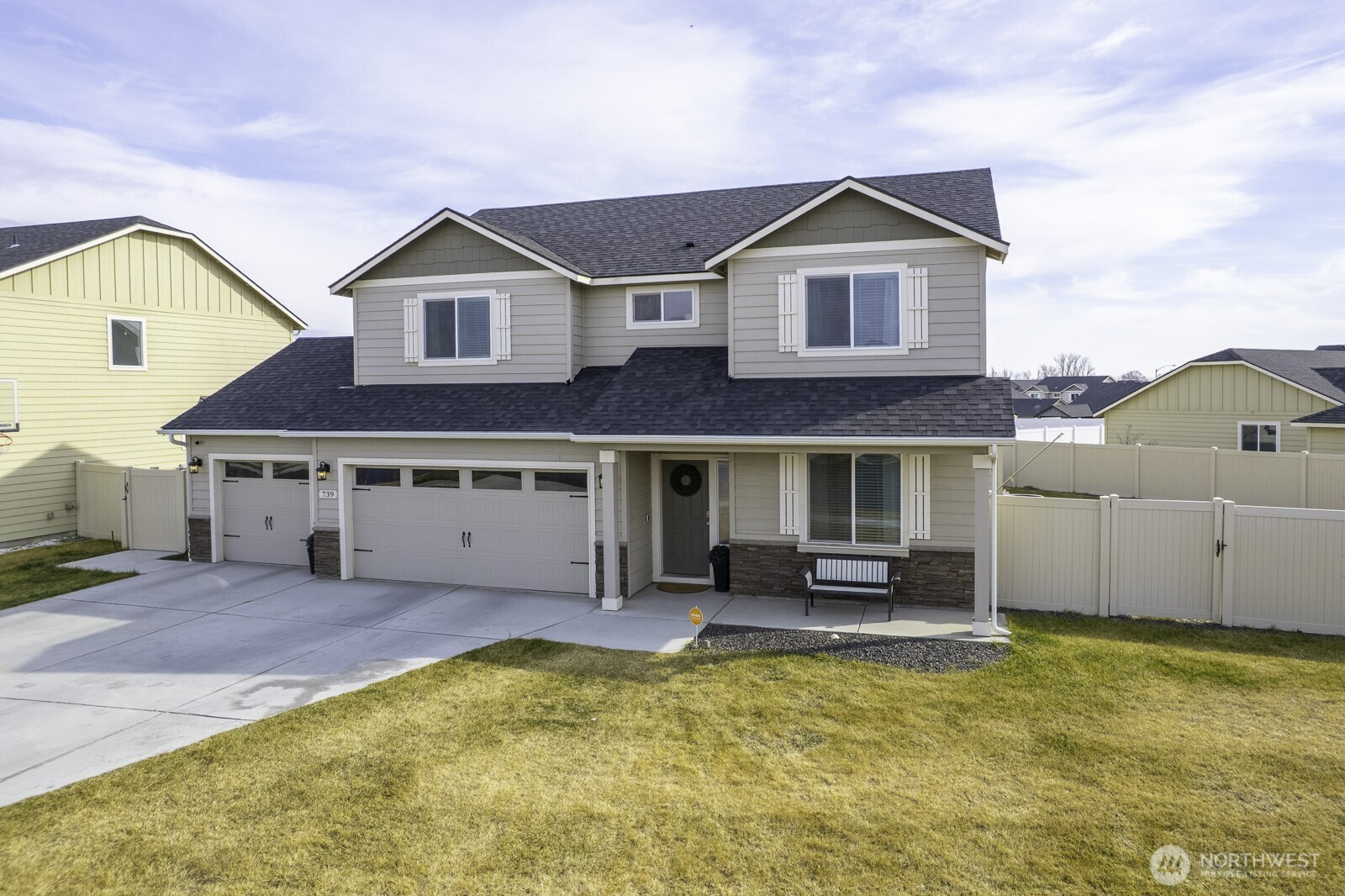 739 N Doumit Drive, Moses Lake, WA 98837