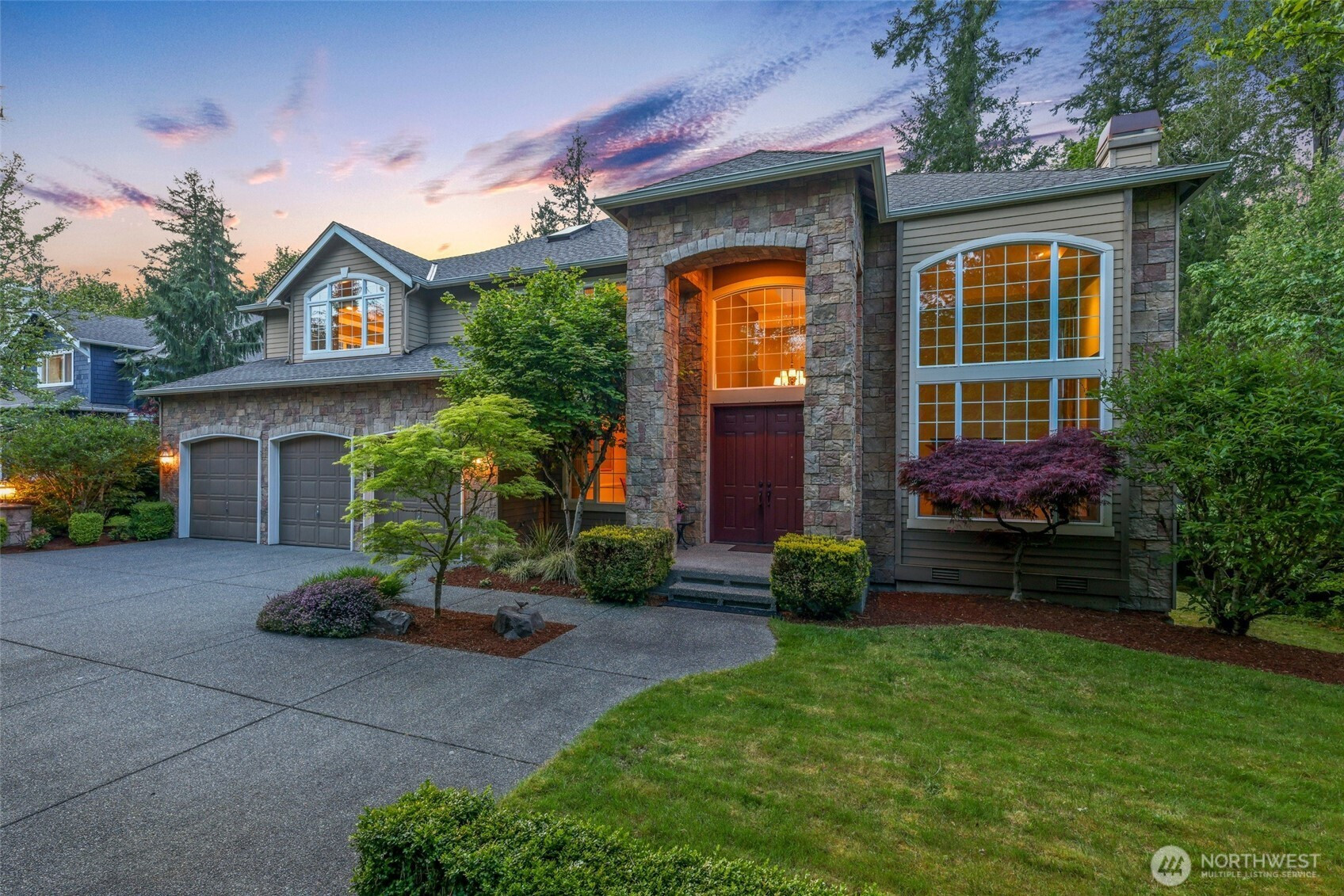 25846 NE 4th Place, Sammamish, WA 98074