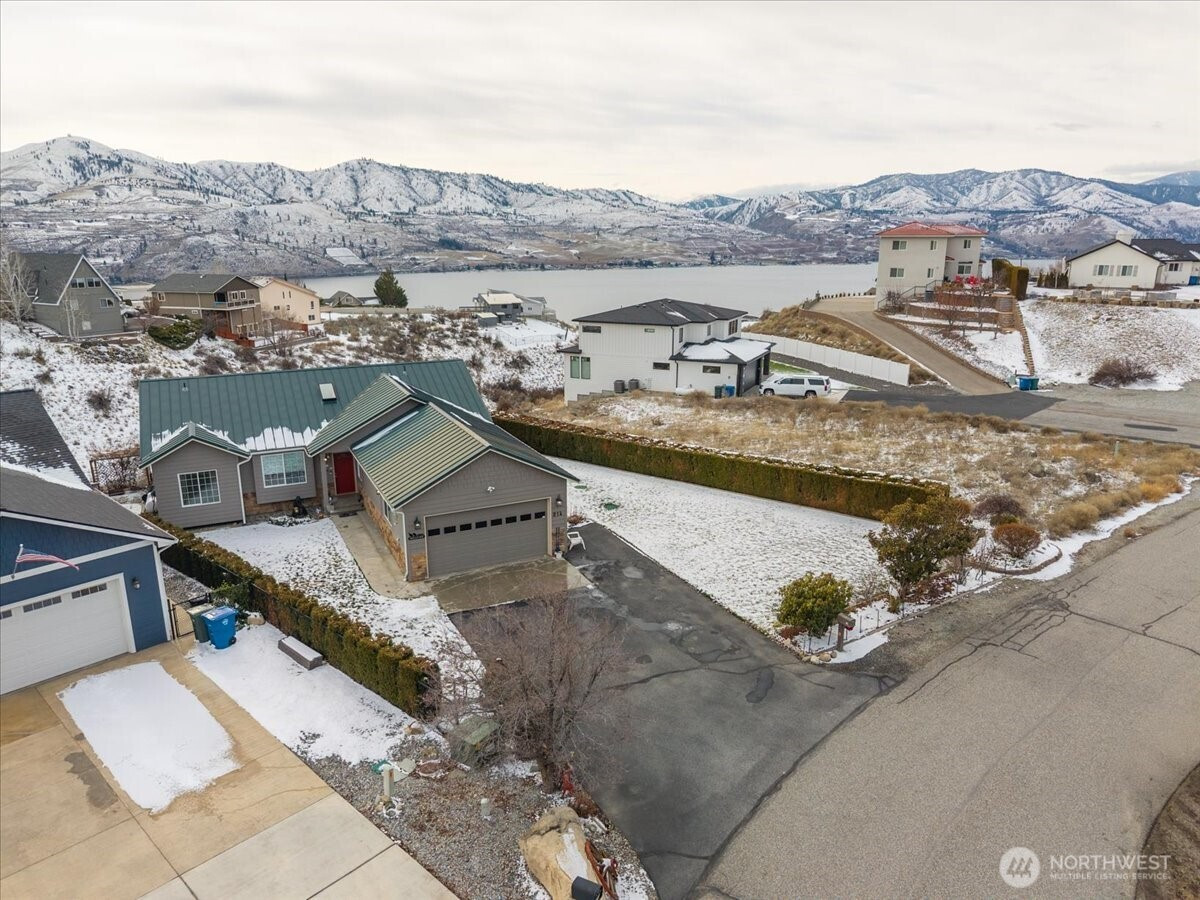 214 Stehekin Way, Chelan, WA 98816