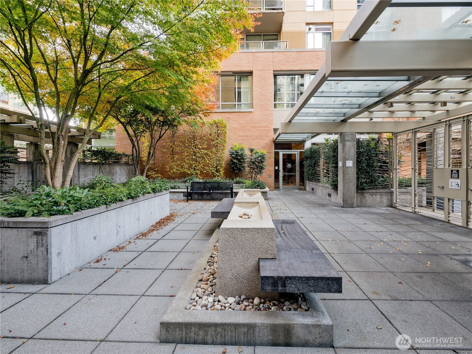 910 Lenora Street, Seattle, WA 98121