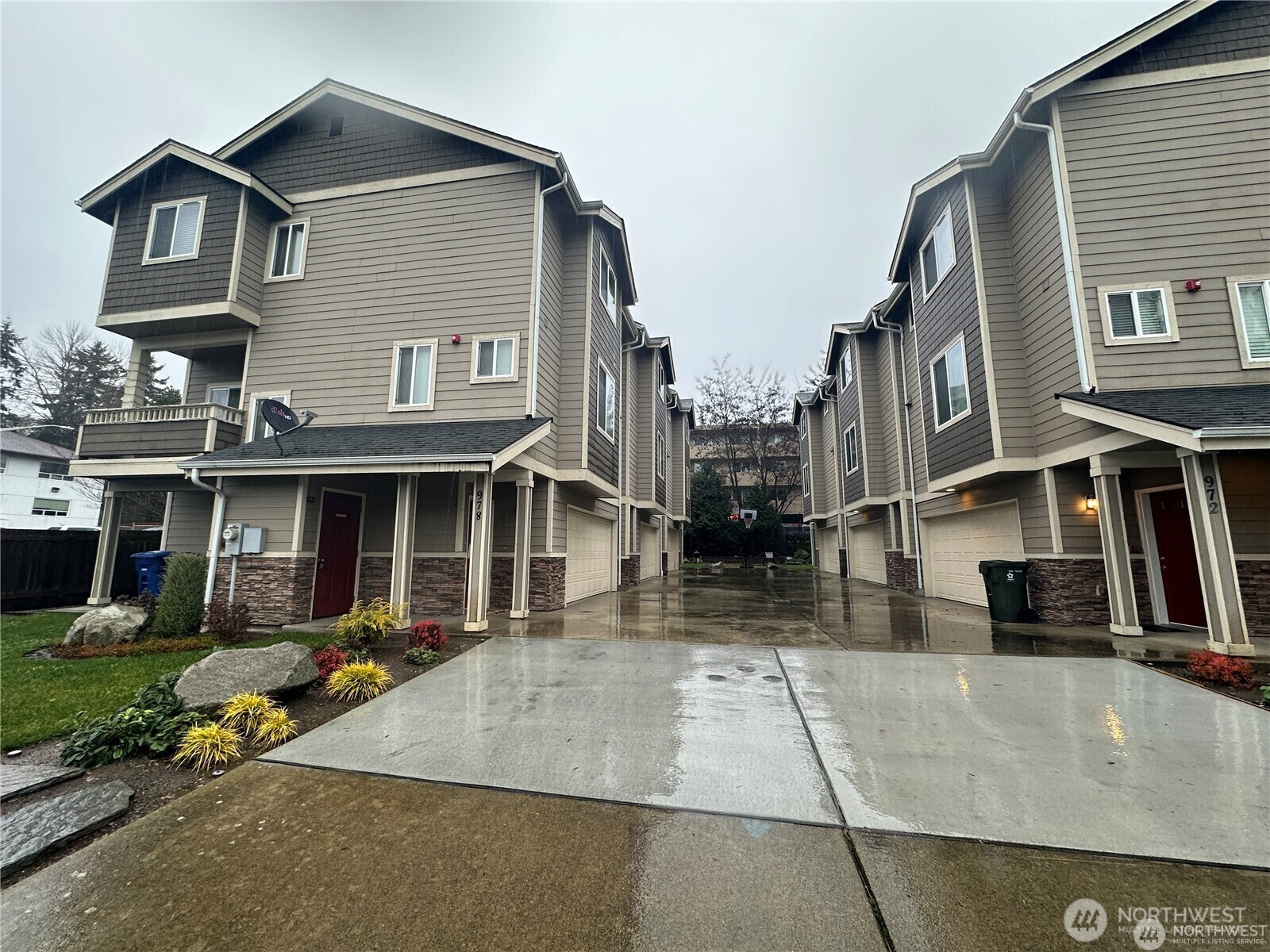 978 Edmonds Avenue NE, Renton, WA 98056