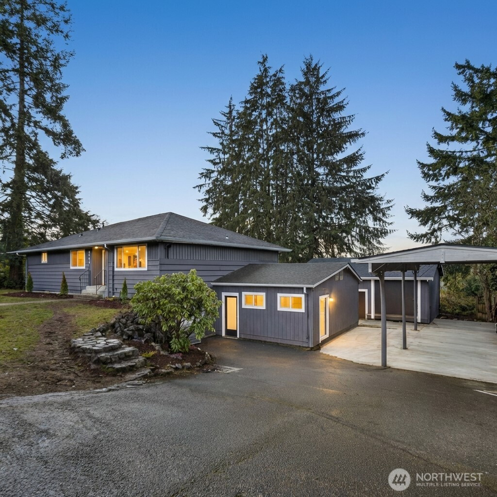 2734 Sunset Drive W, University Place, WA 98466