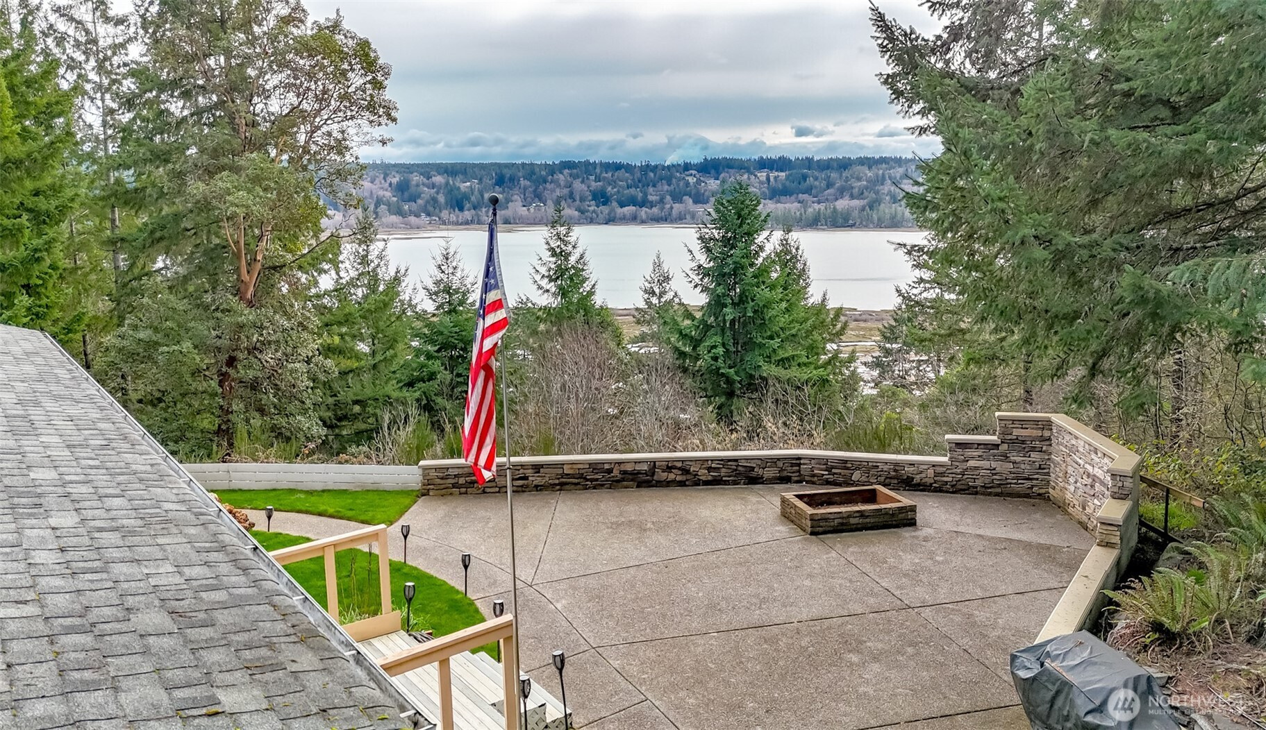 80 NE Bonanza Rd, Belfair, WA 98528