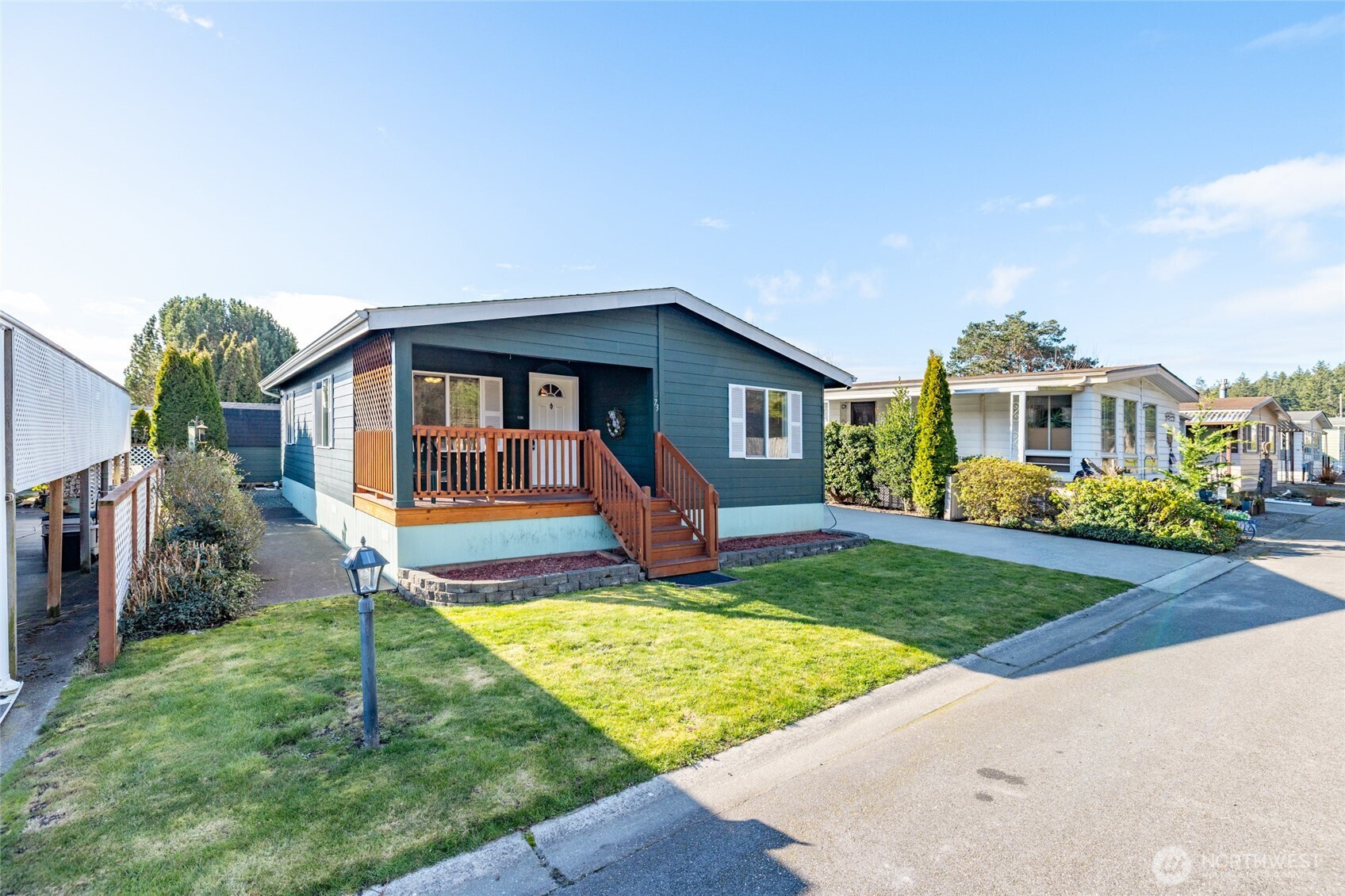 225 NE Ernst Street, Oak Harbor, WA 98277