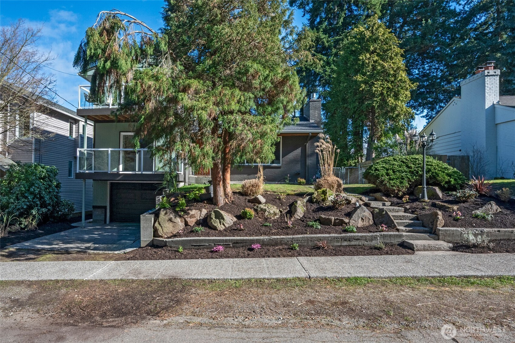 4570 36th Avenue W, Seattle, WA 98199