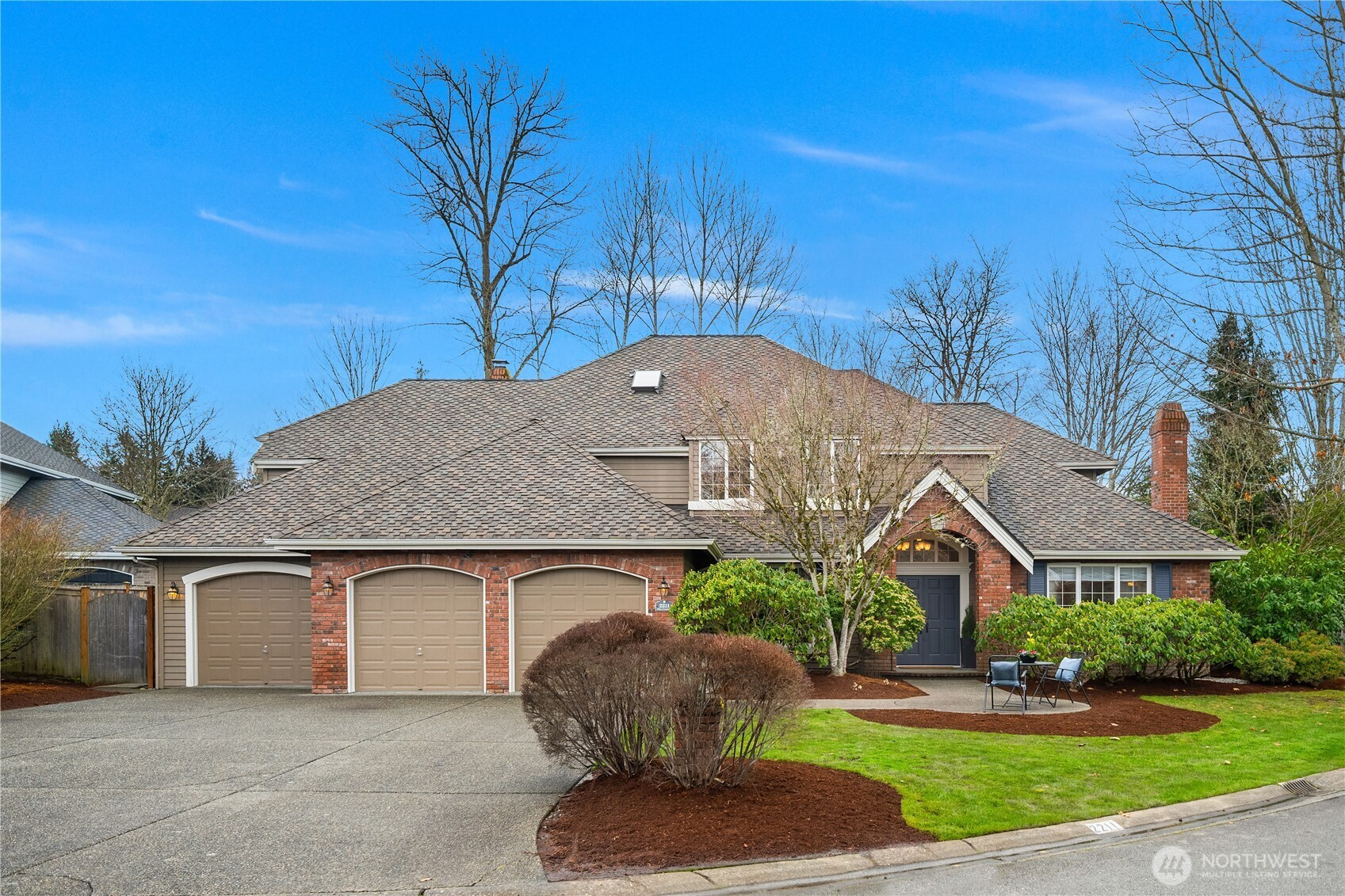 2211 274th Court SE, Sammamish, WA 98075
