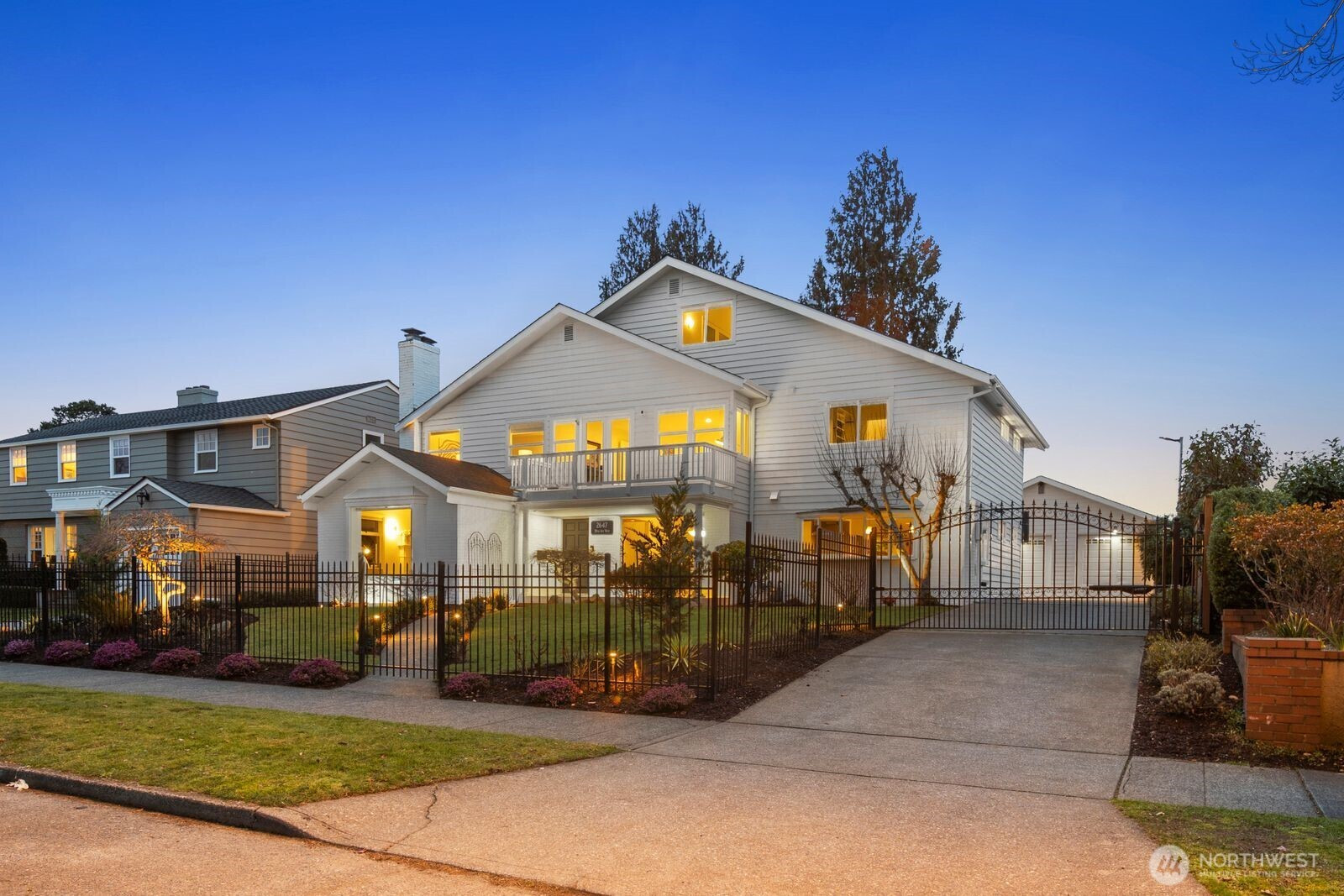 2647 39th Avenue W, Seattle, WA 98199