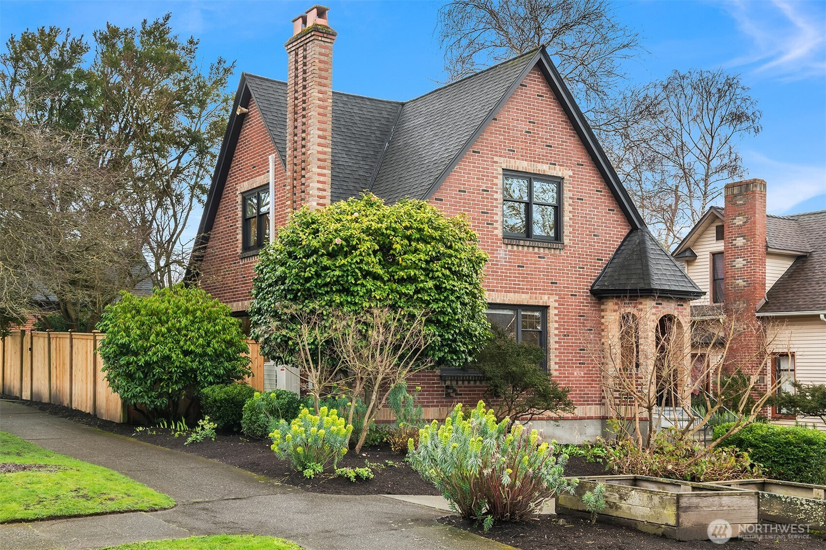 6756 17th Avenue NW, Seattle, WA 98117