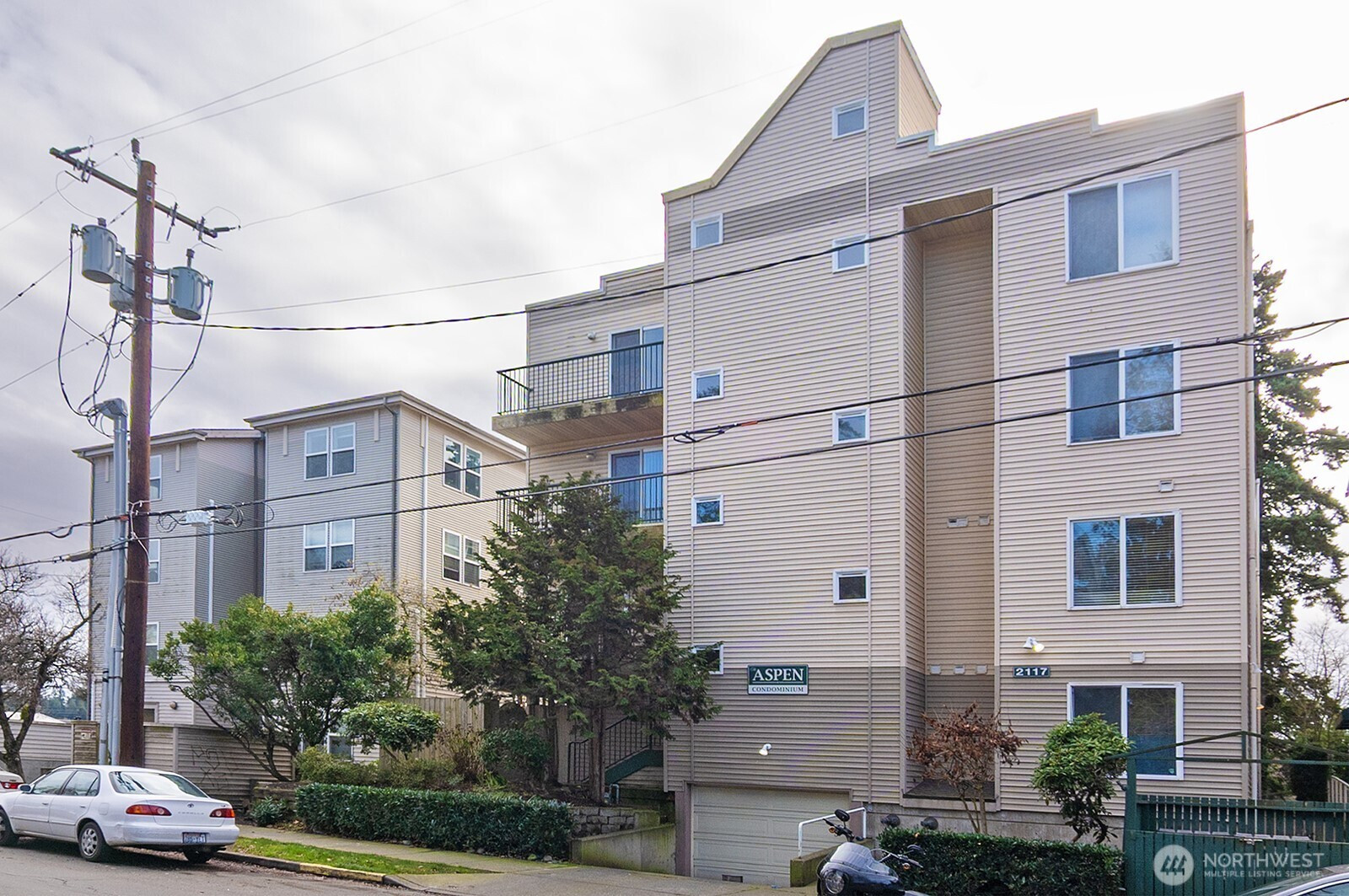 2117 N 107th Street, Seattle, WA 98133