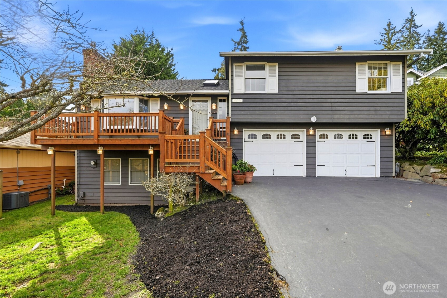 10825 34th Avenue SW, Seattle, WA 98146