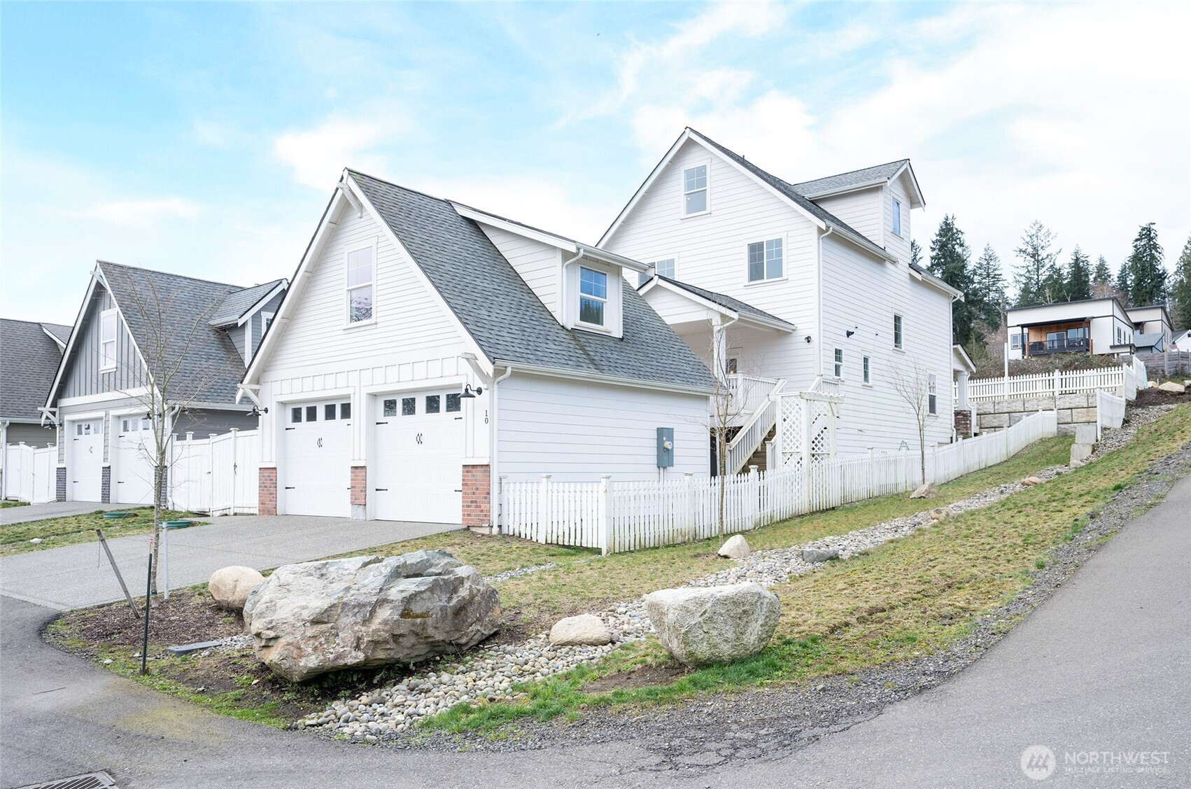 10 E Compass Lane, Allyn, WA 98524