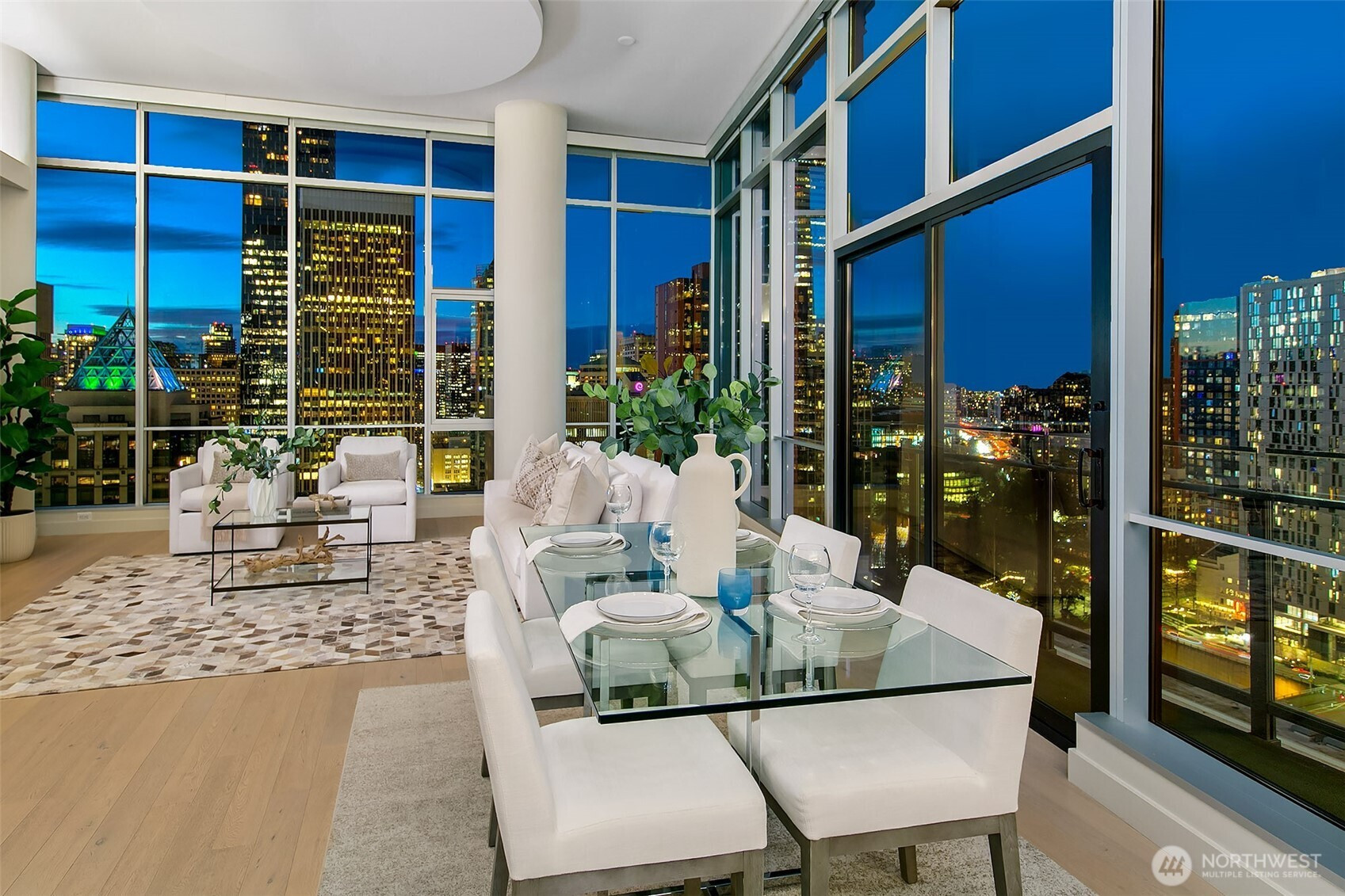 909 5th Avenue, Seattle, WA 98164